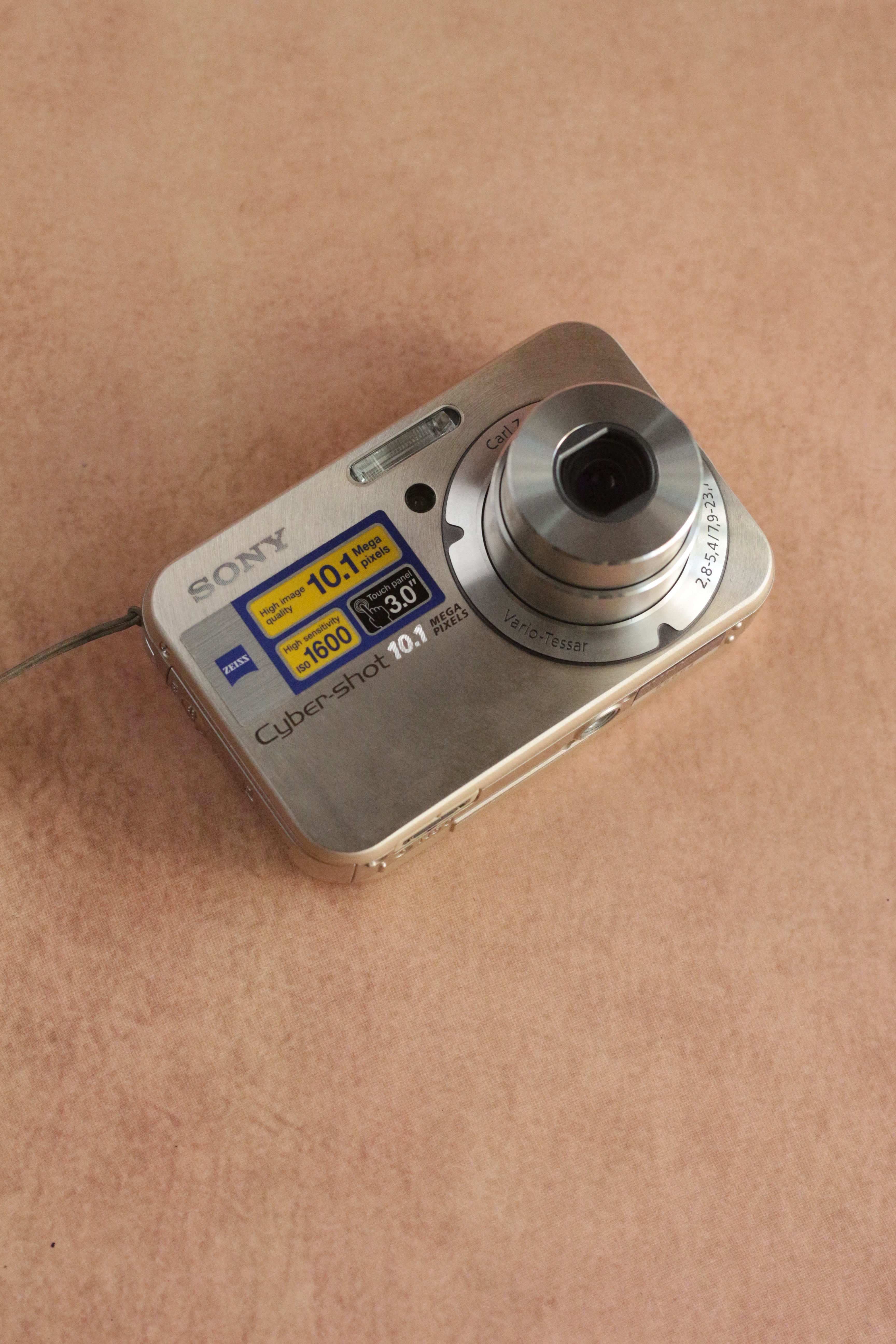 Sony Cyber-shot DSC-N2 + original box