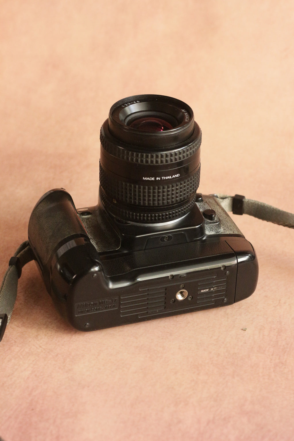Nikon F65 + Nikkor AF 35-70mm F3.5-4.5 + battery grip