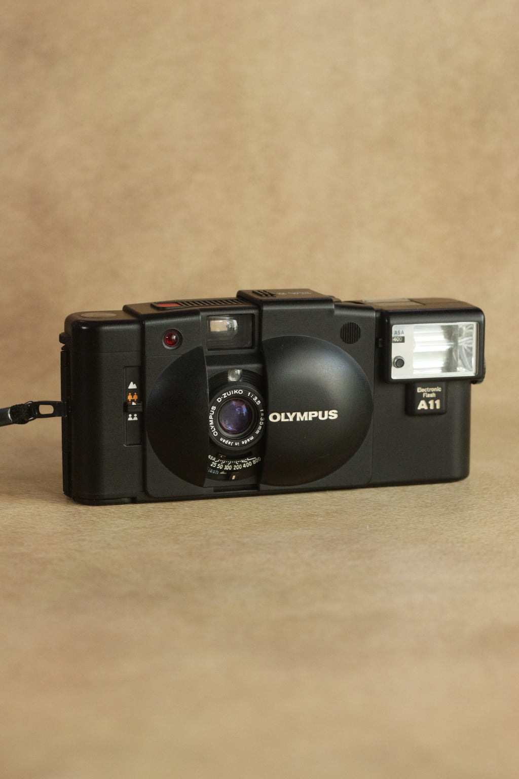 Olympus XA2