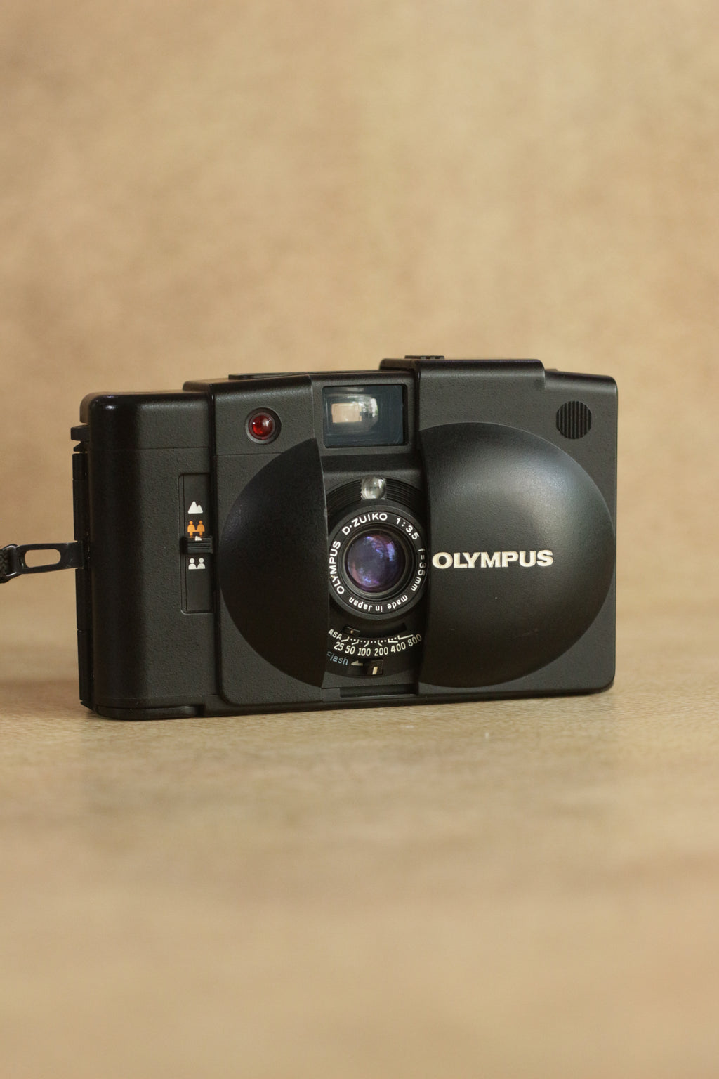 Olympus XA2