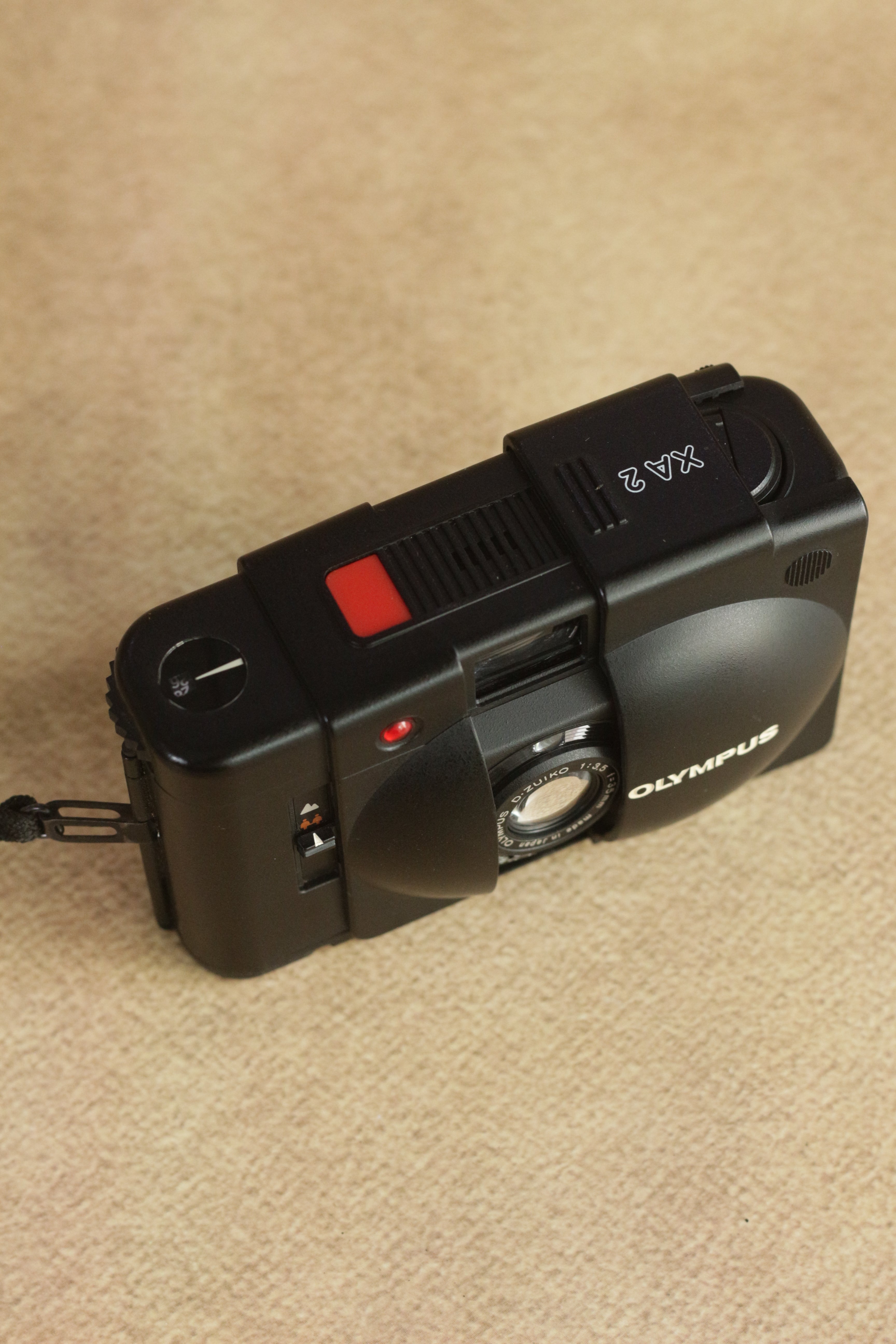 Olympus XA2