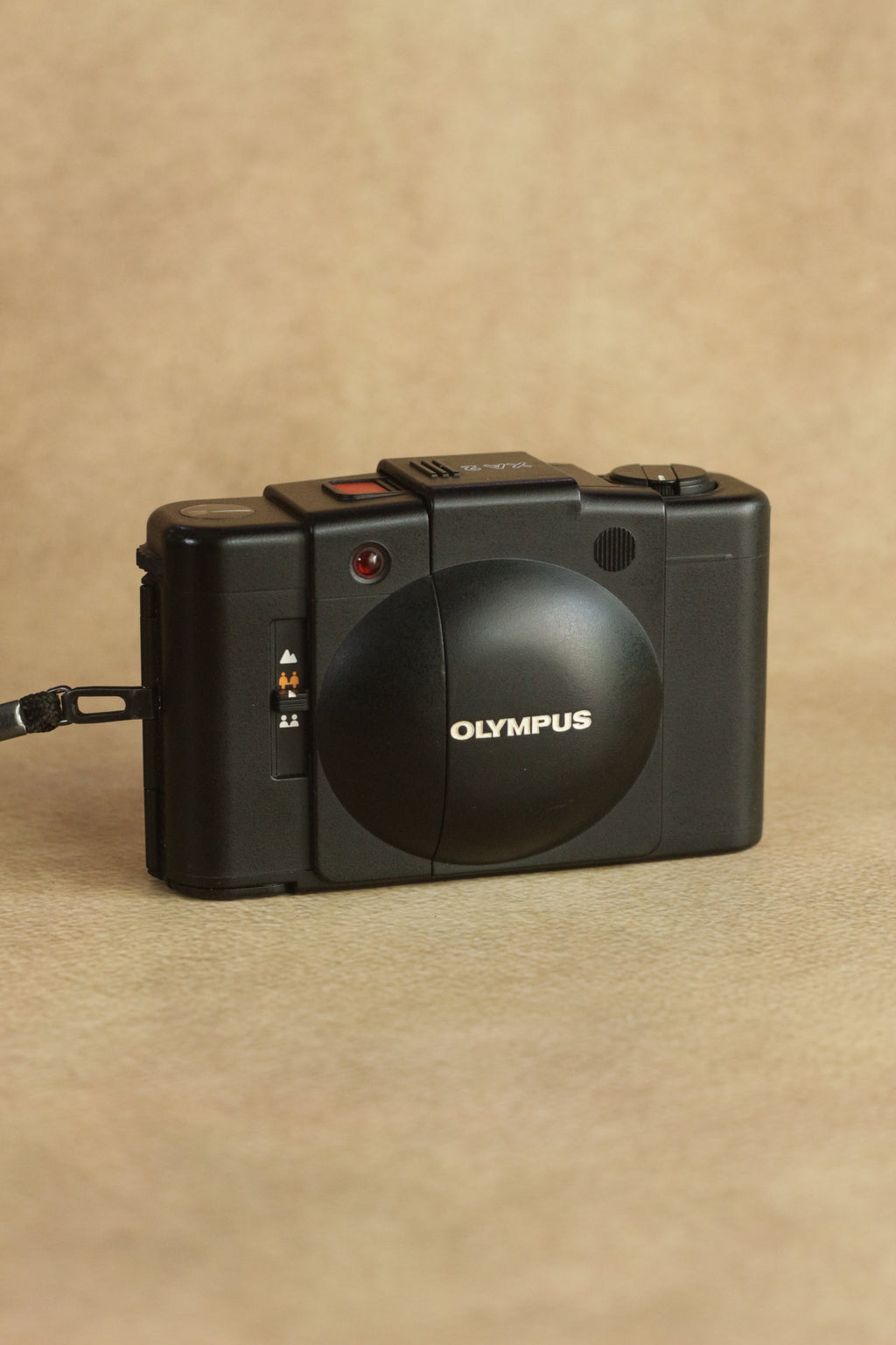 Olympus XA2