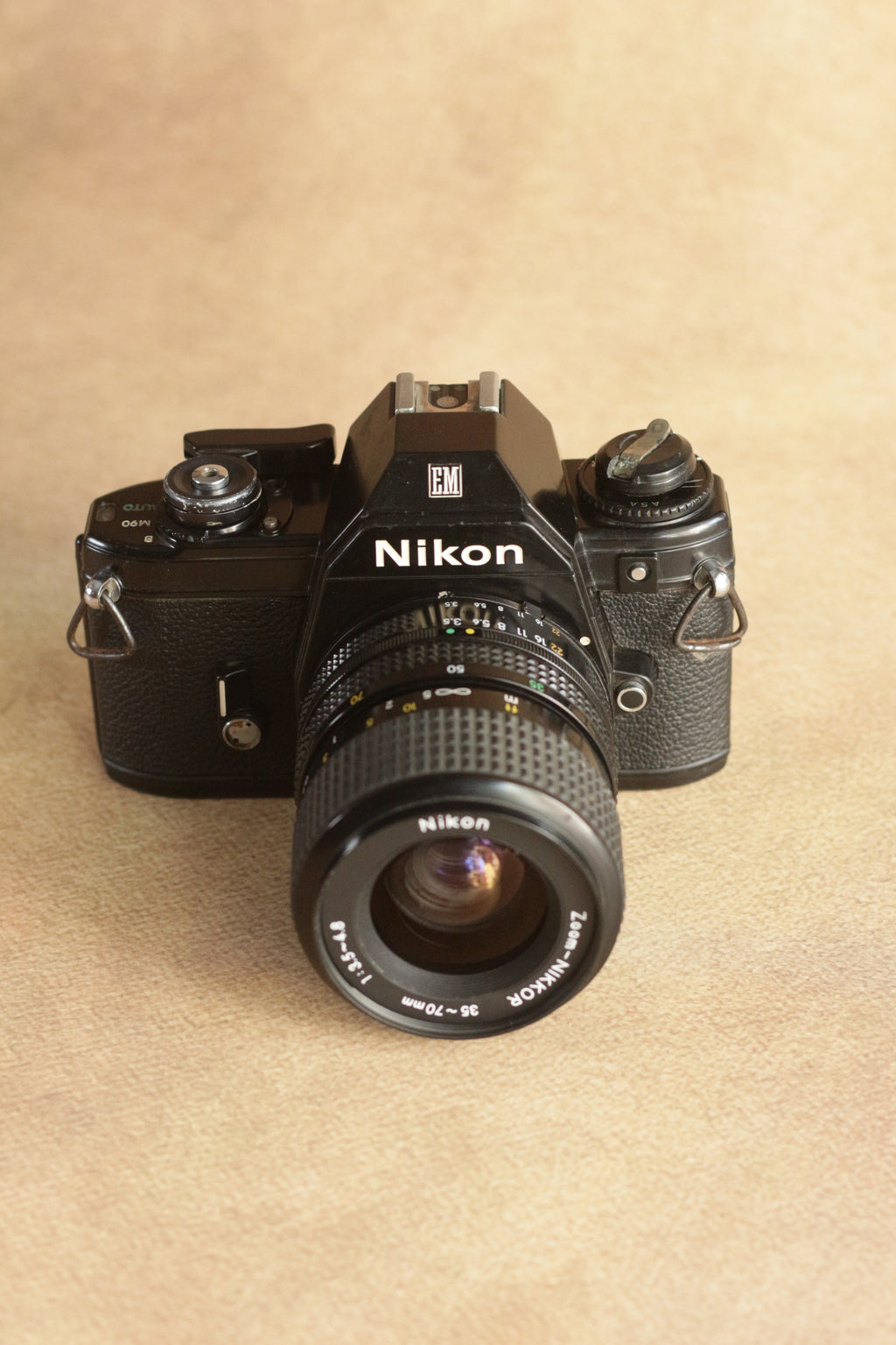 Nikon EM + Nikkor Zoom 35-70mm F3.5-4.8