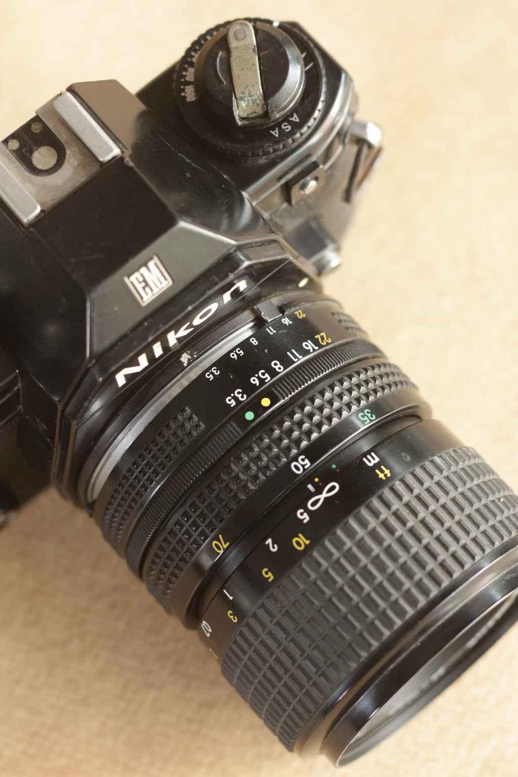 Nikon EM + Nikkor Zoom 35-70mm F3.5-4.8