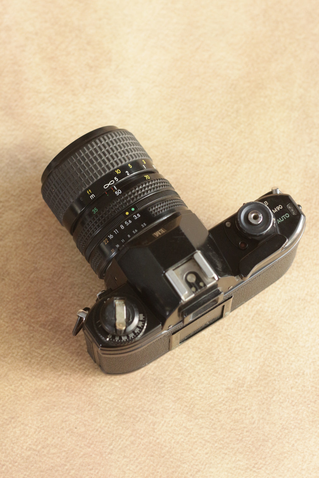Nikon EM + Nikkor Zoom 35-70mm F3.5-4.8