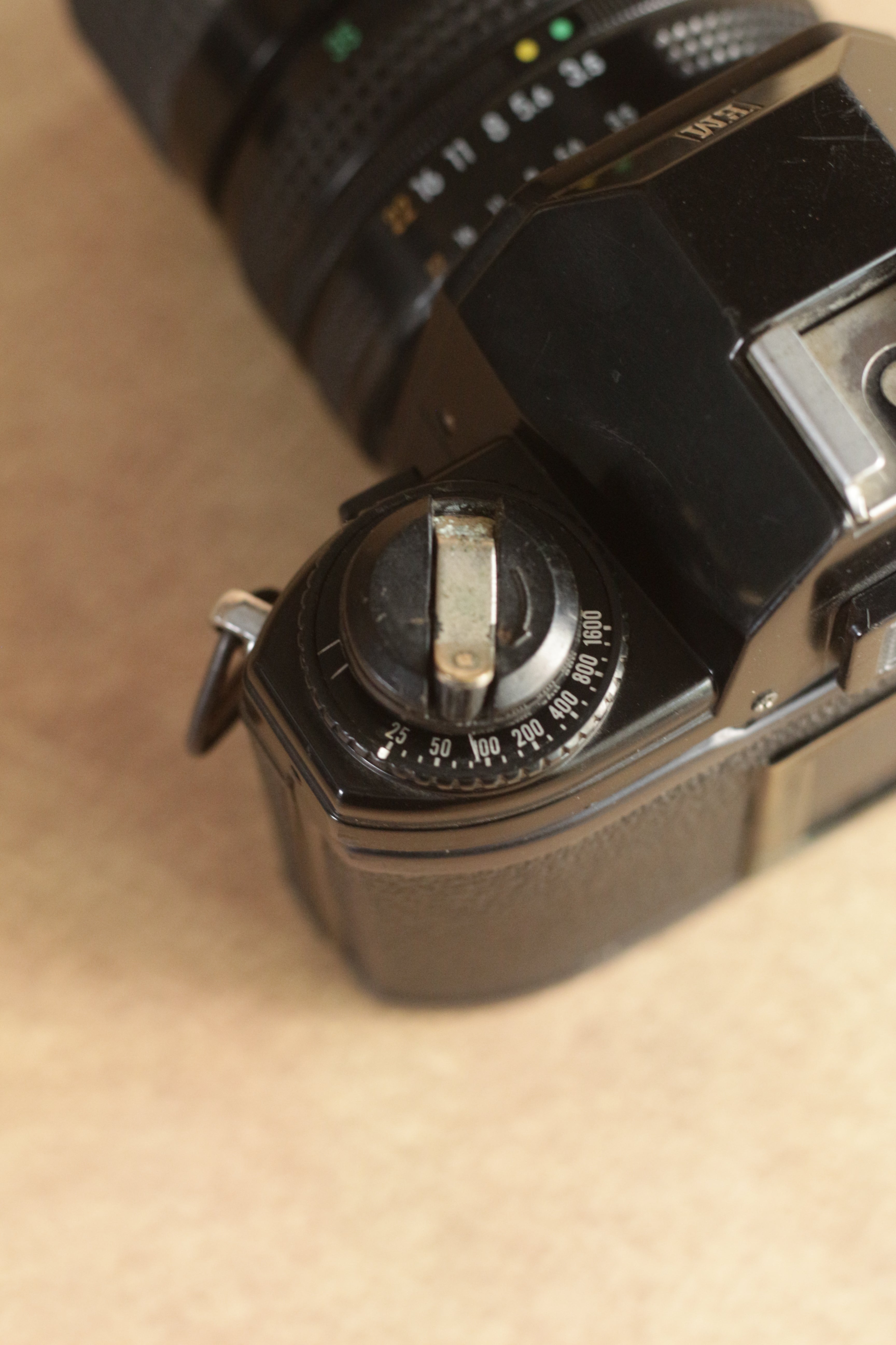 Nikon EM + Nikkor Zoom 35-70mm F3.5-4.8