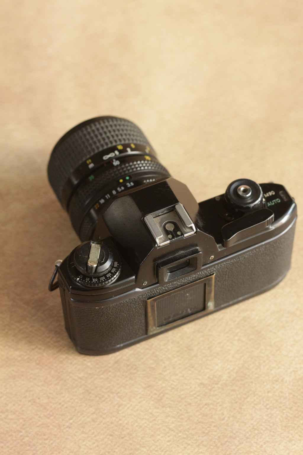 Nikon EM + Nikkor Zoom 35-70mm F3.5-4.8