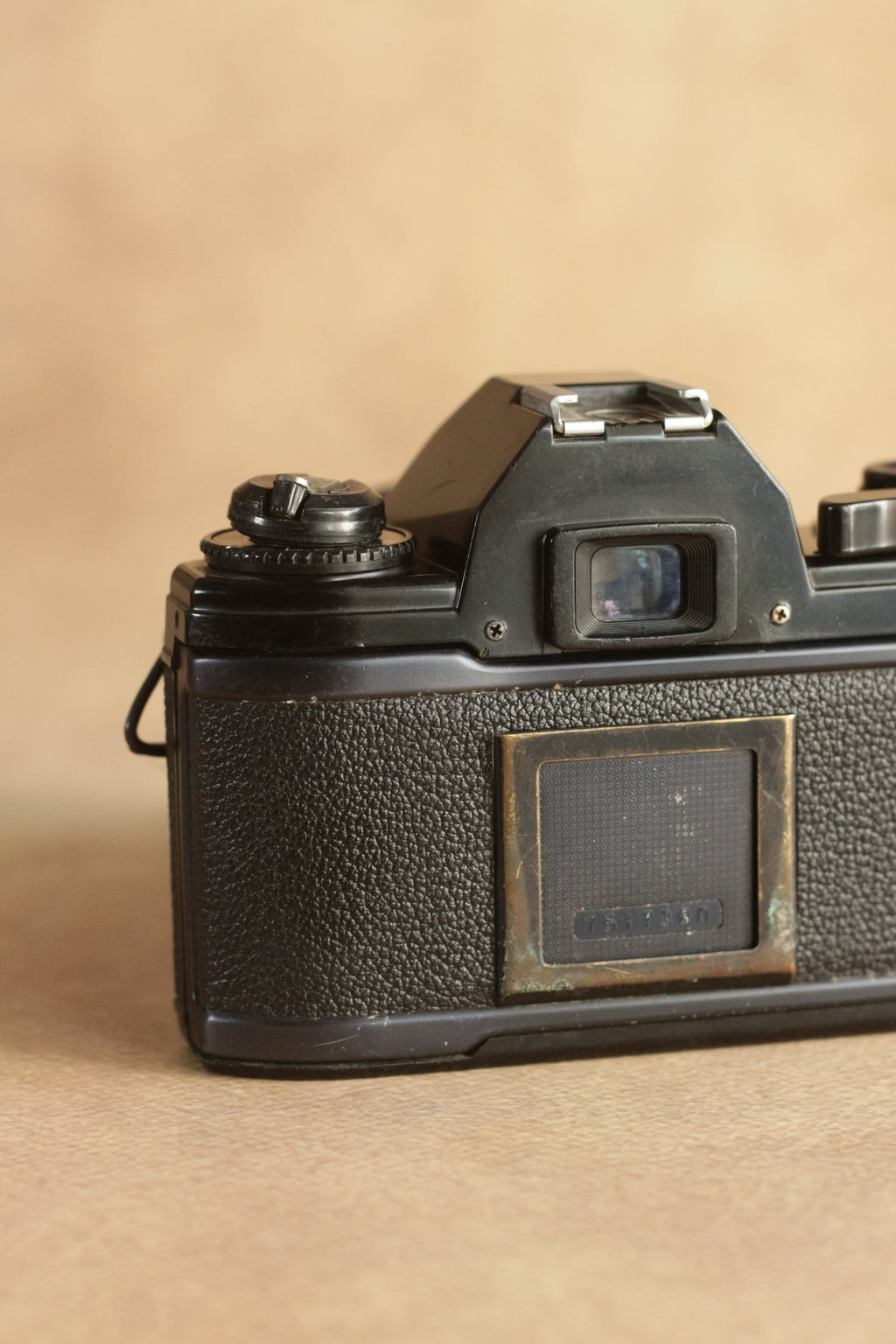 Nikon EM + Nikkor Zoom 35-70mm F3.5-4.8