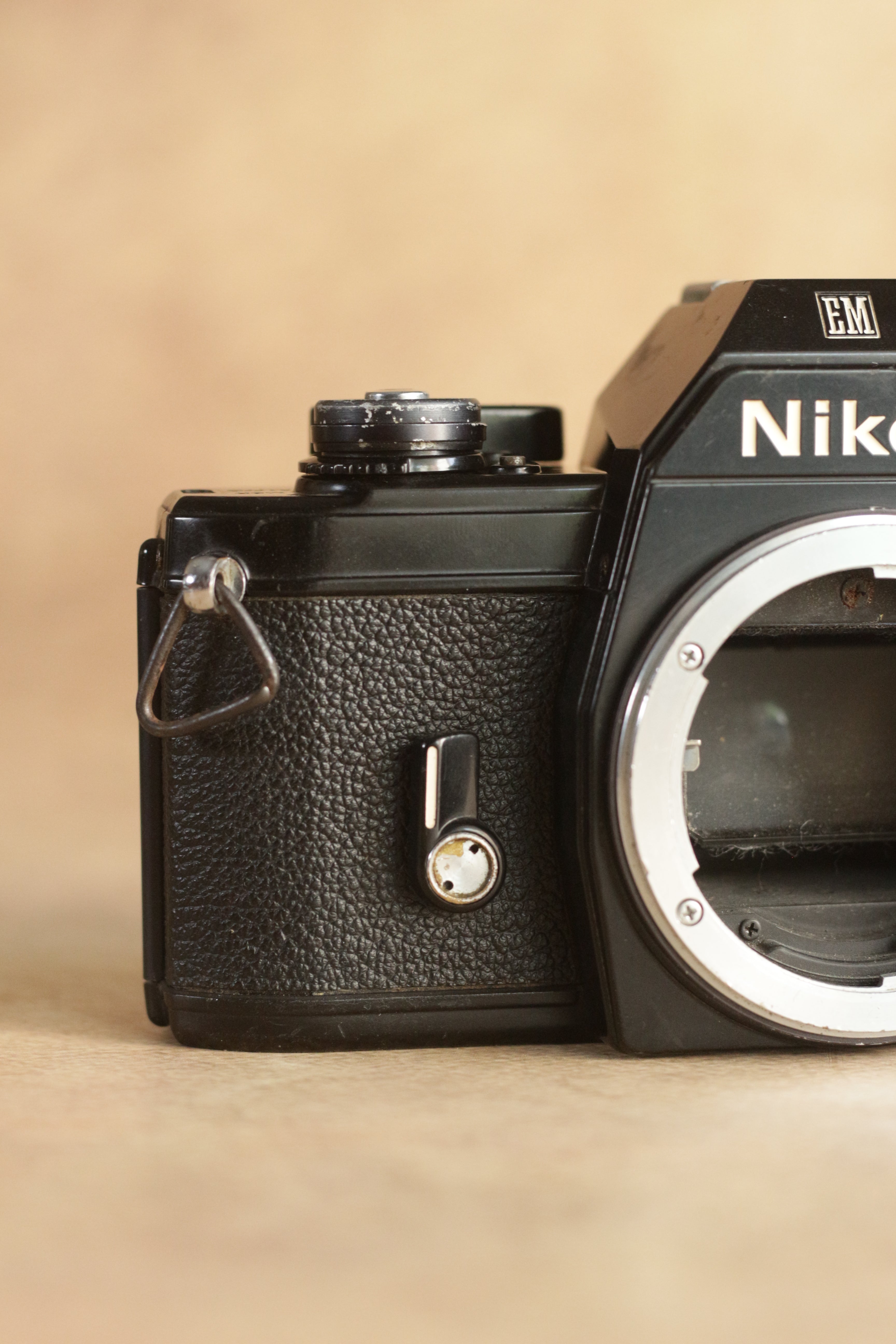 Nikon EM + Nikkor Zoom 35-70mm F3.5-4.8