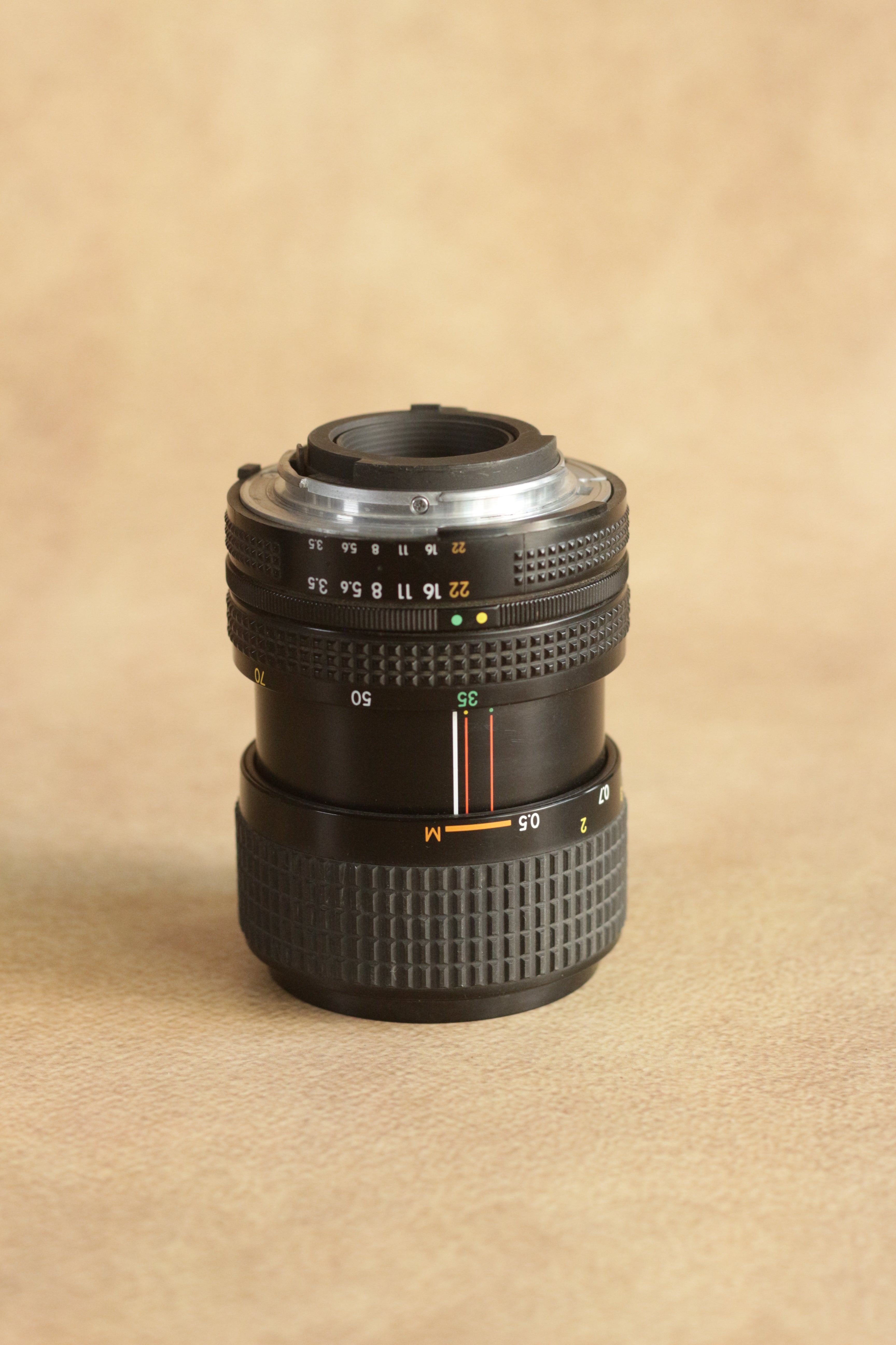 Nikon EM + Nikkor Zoom 35-70mm F3.5-4.8
