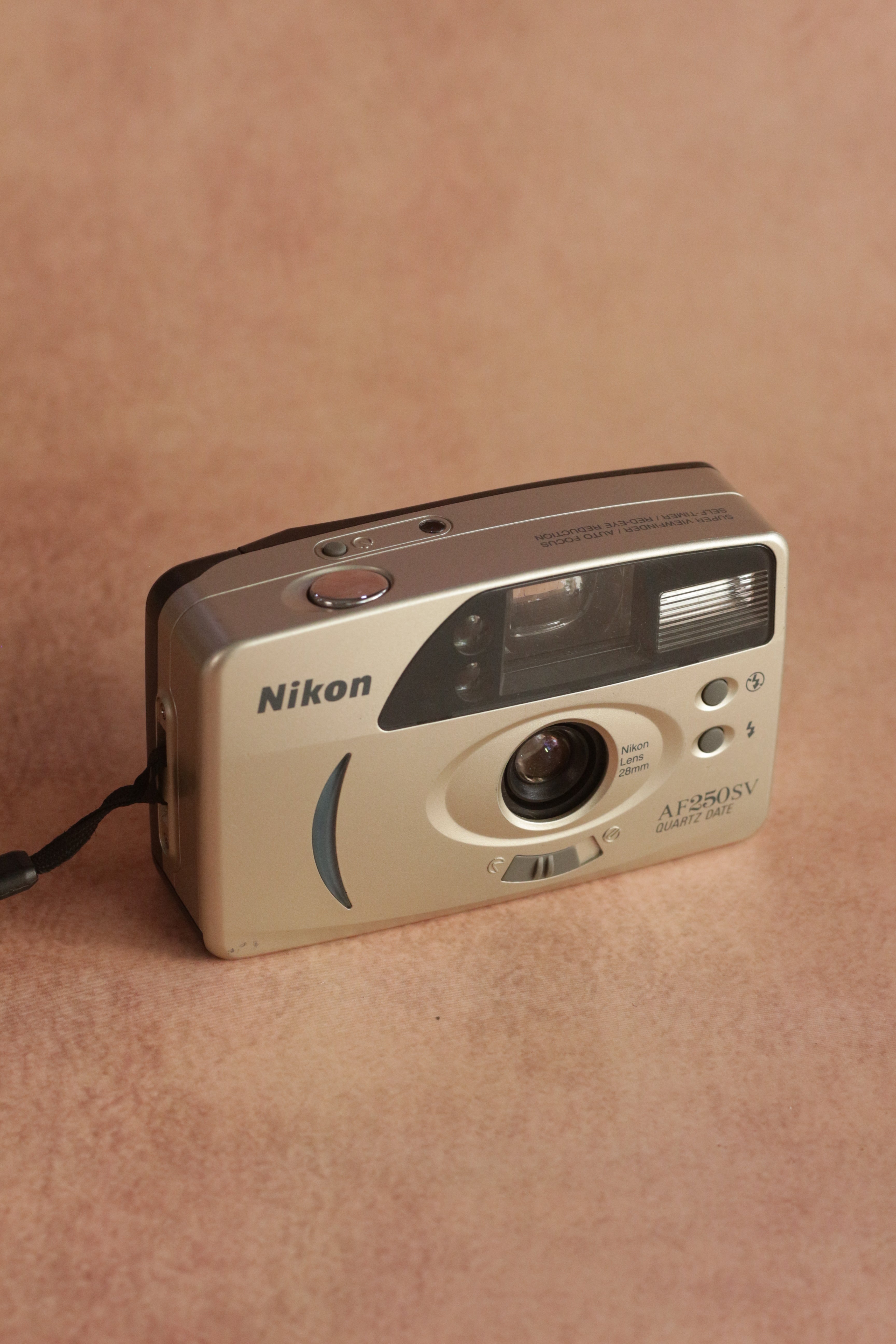 Nikon AF 250SV