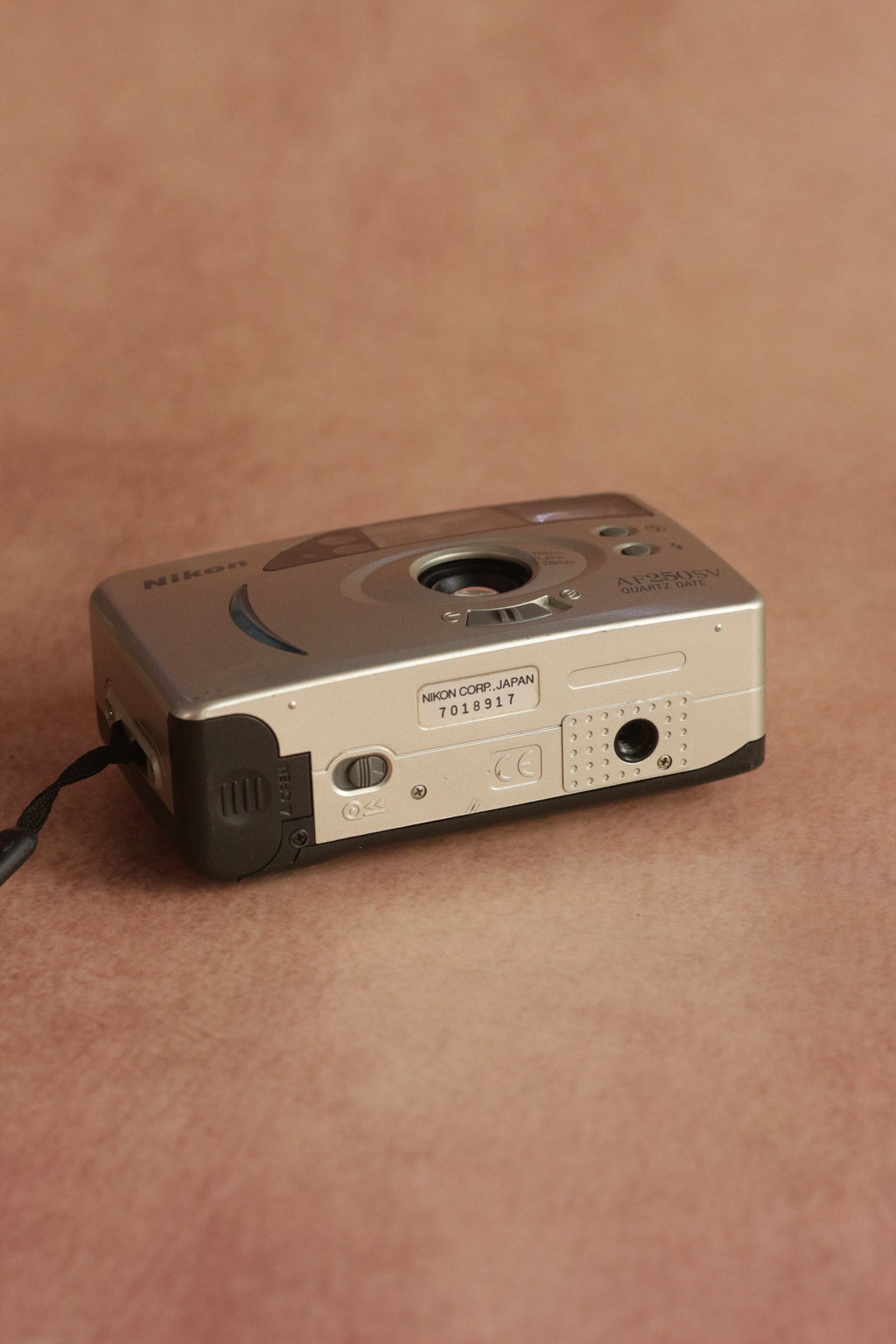Nikon AF 250SV