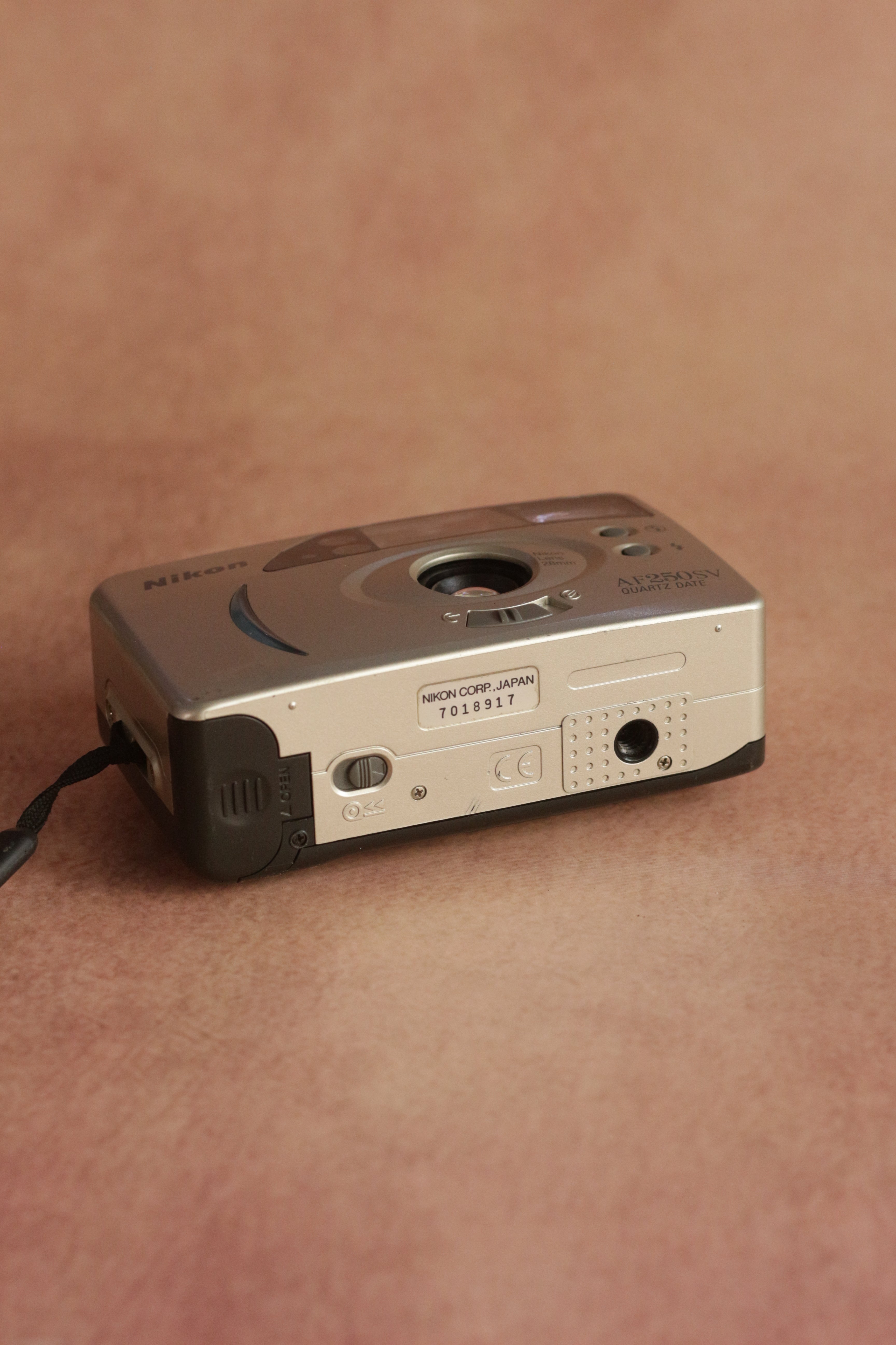 Nikon AF 250SV