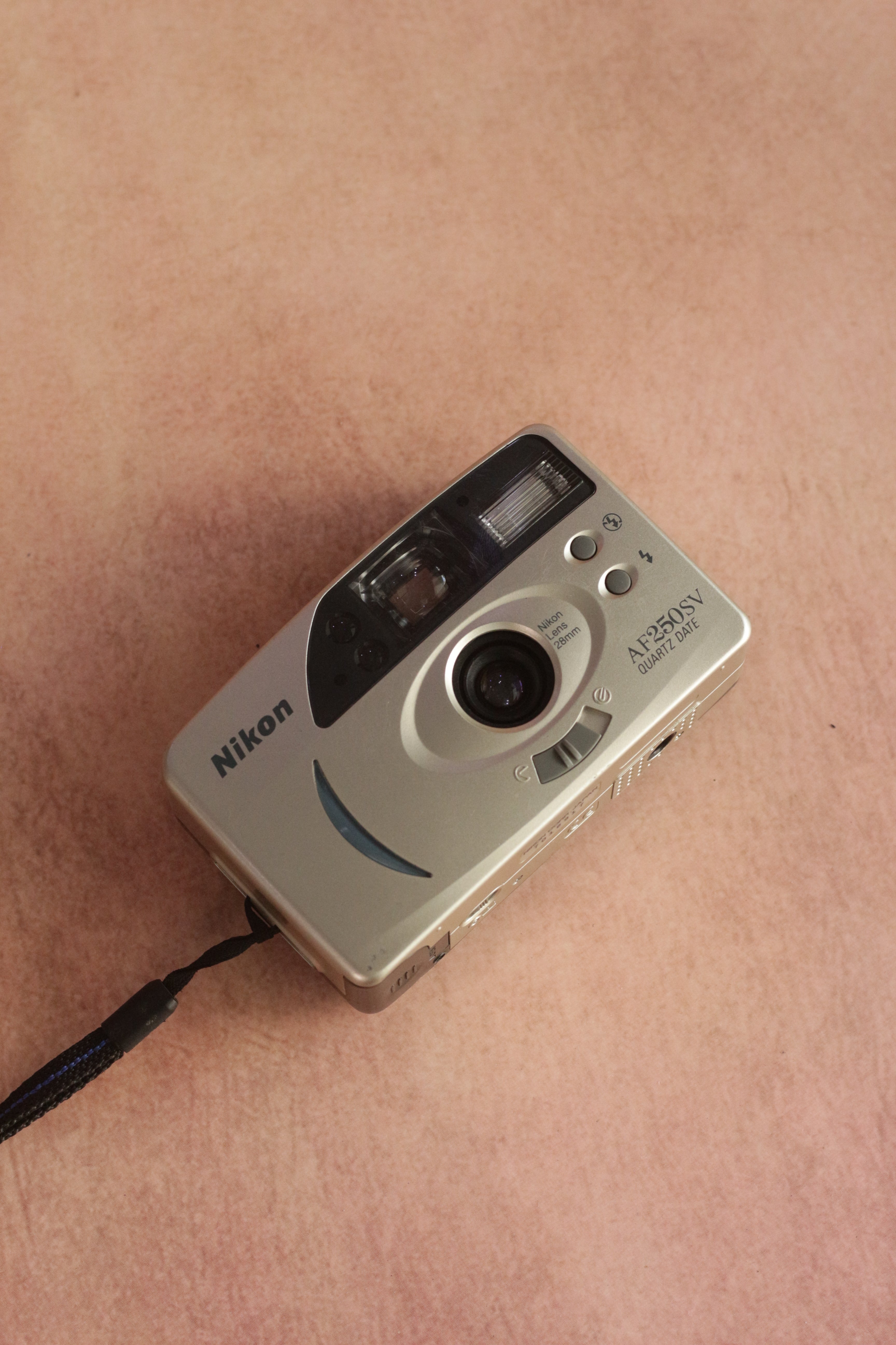 Nikon AF 250SV