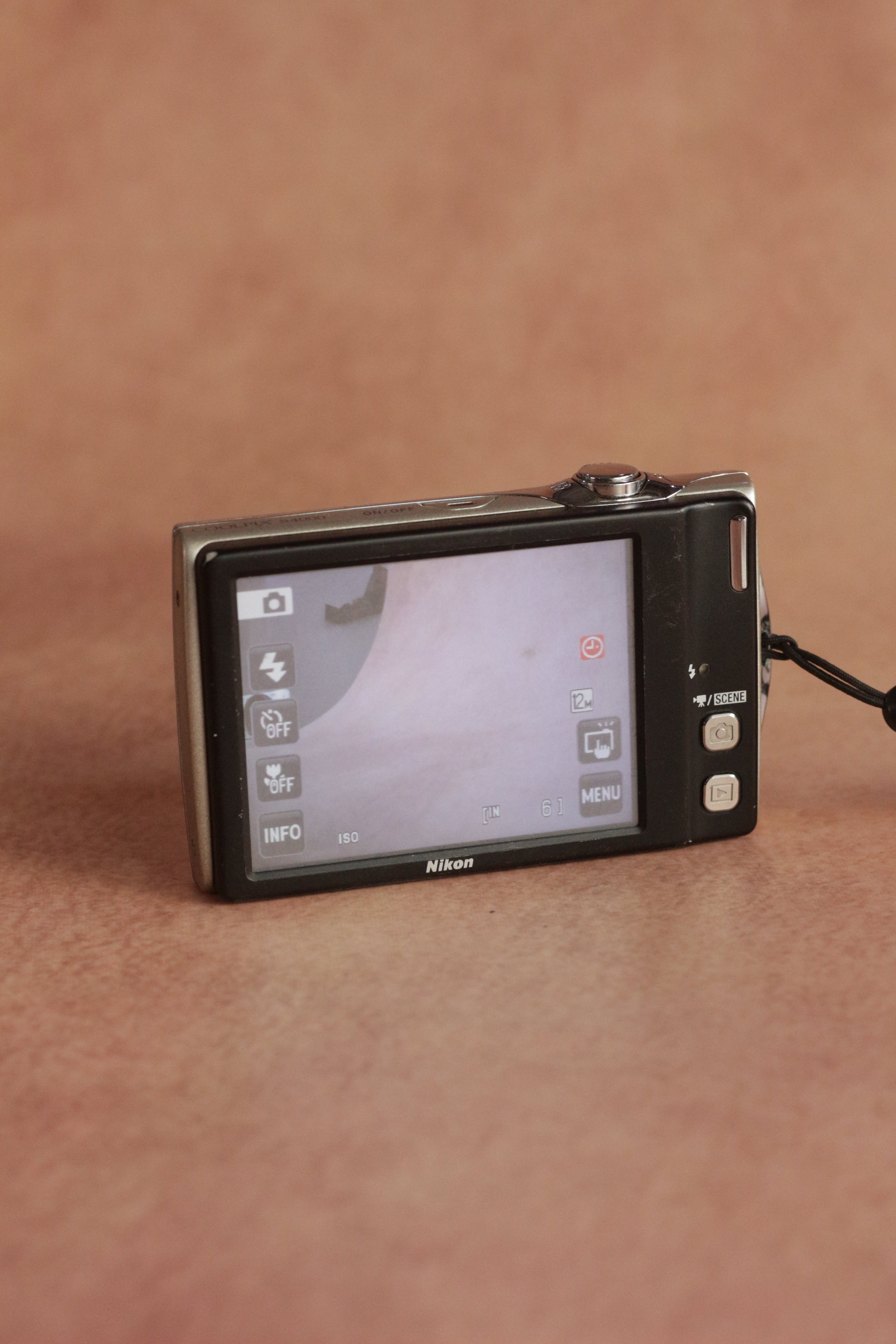 Nikon Coolpix S4000