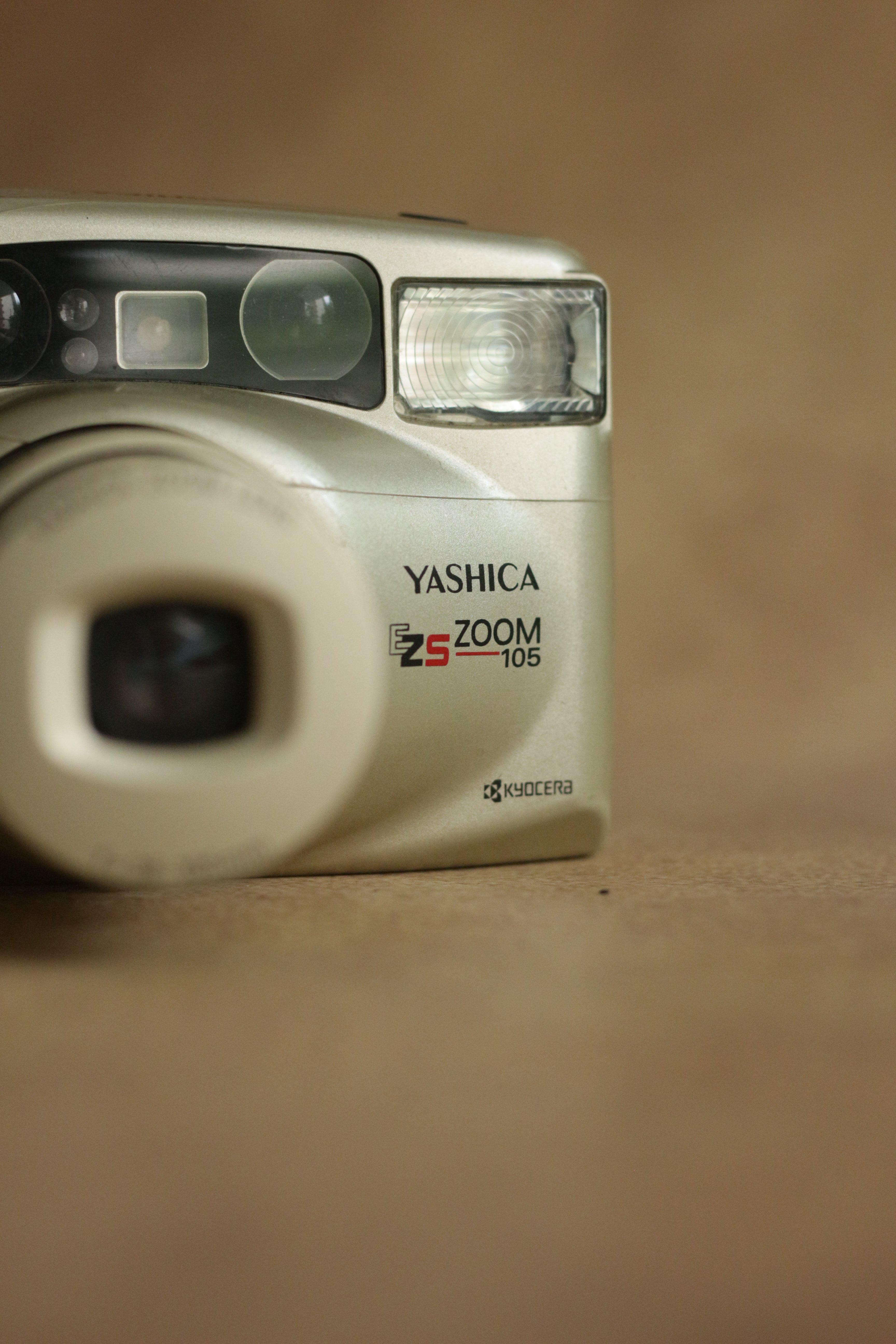 Yashica EZS Zoom 105