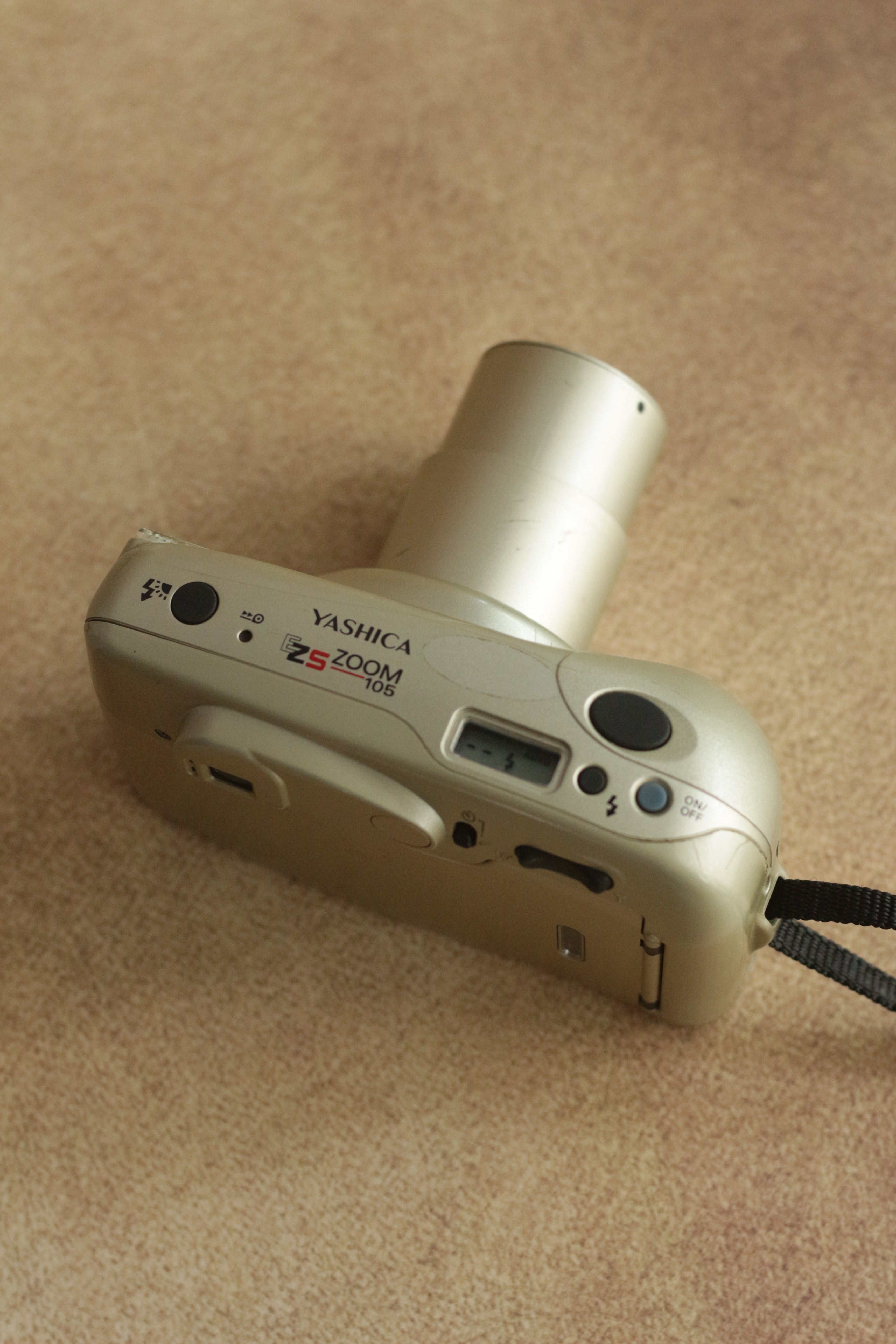 Yashica EZS Zoom 105