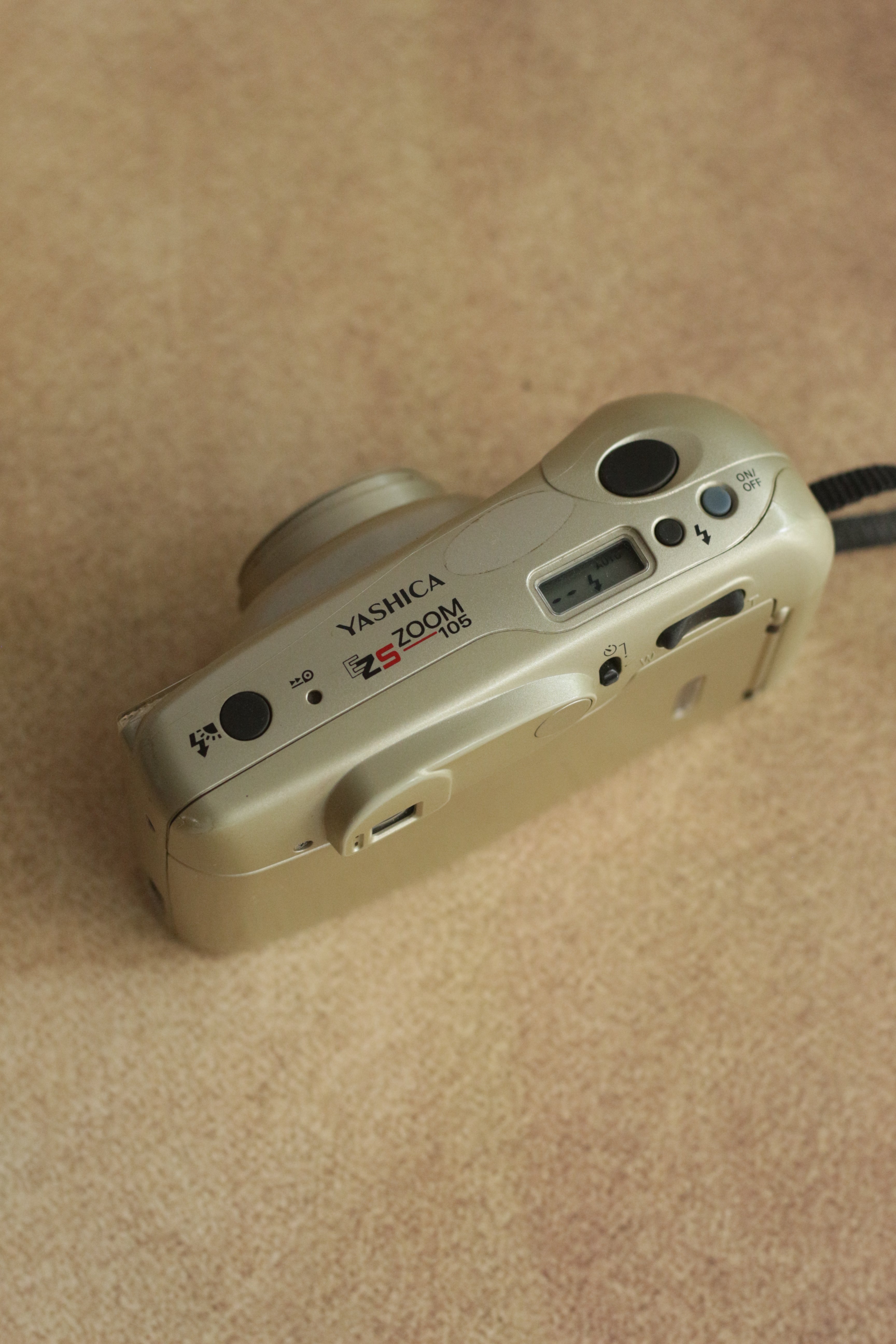 Yashica EZS Zoom 105