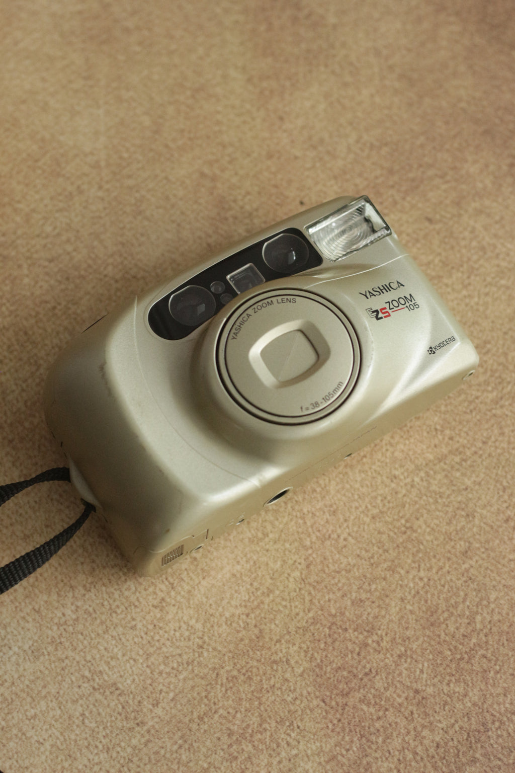 Yashica EZS Zoom 105
