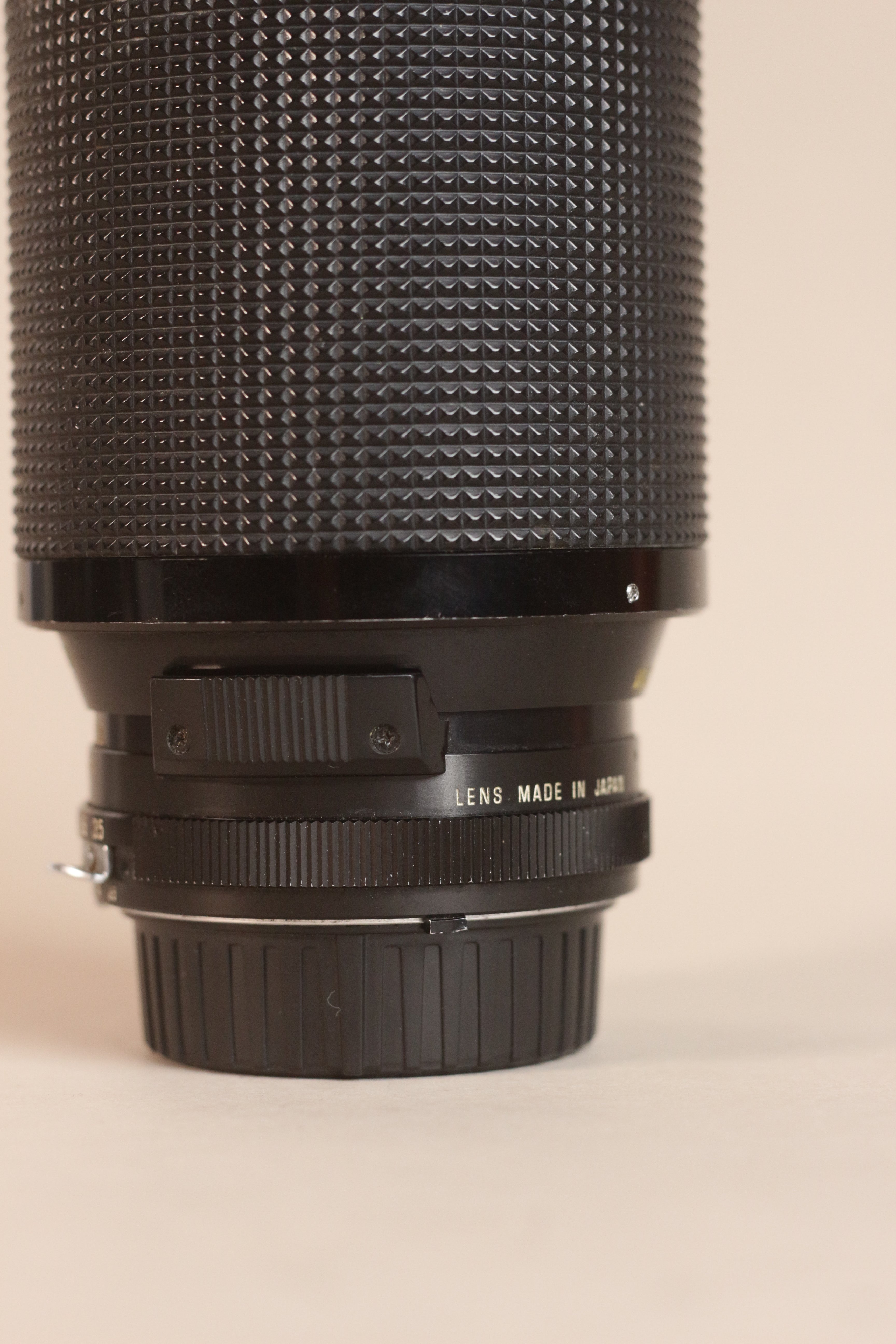 Vivitar Series 1 70-210mm f/3.5 Macro Auto Zoom - VMC