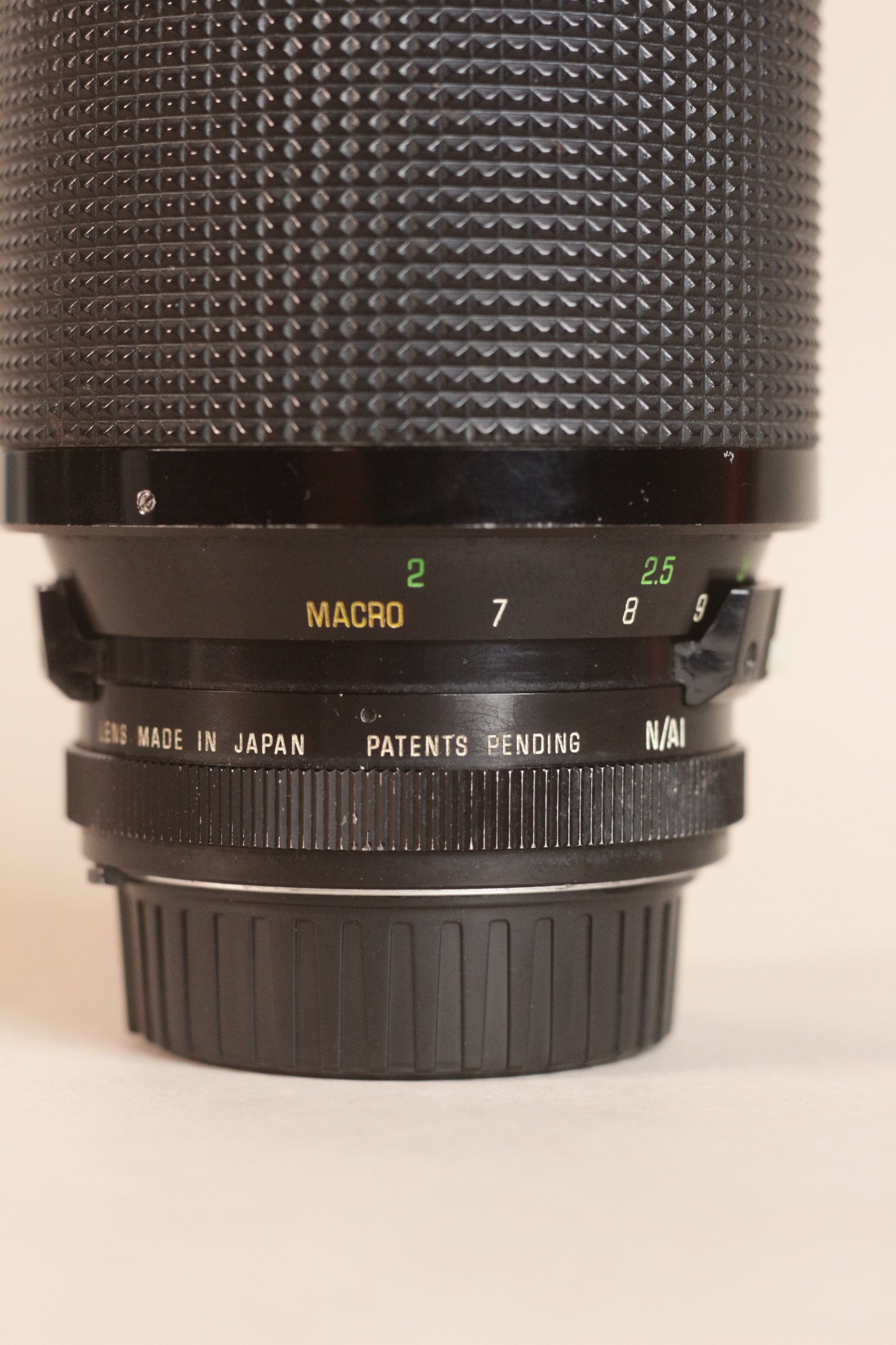 Vivitar Series 1 70-210mm f/3.5 Macro Auto Zoom - VMC