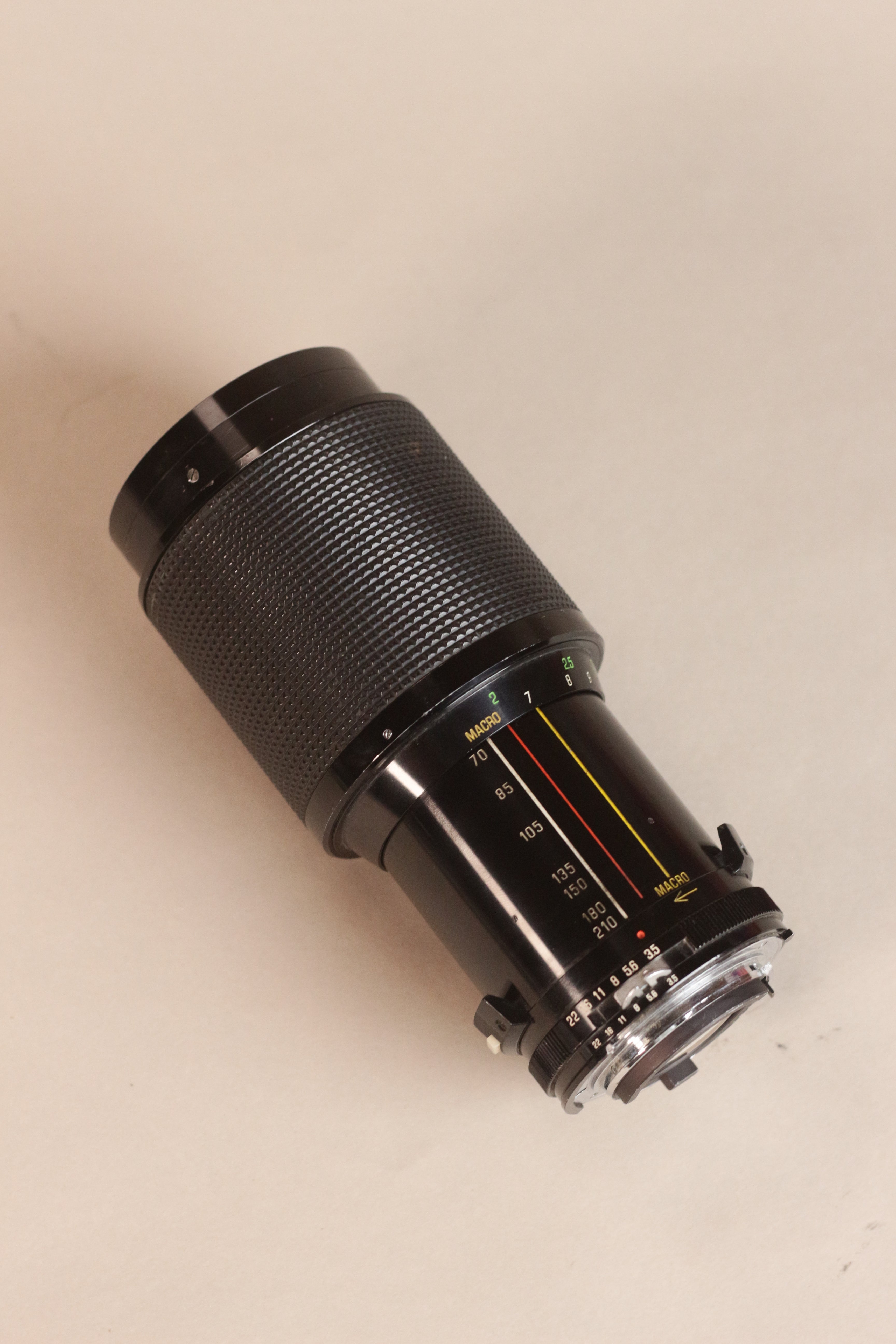 Vivitar Series 1 70-210mm f/3.5 Macro Auto Zoom - VMC
