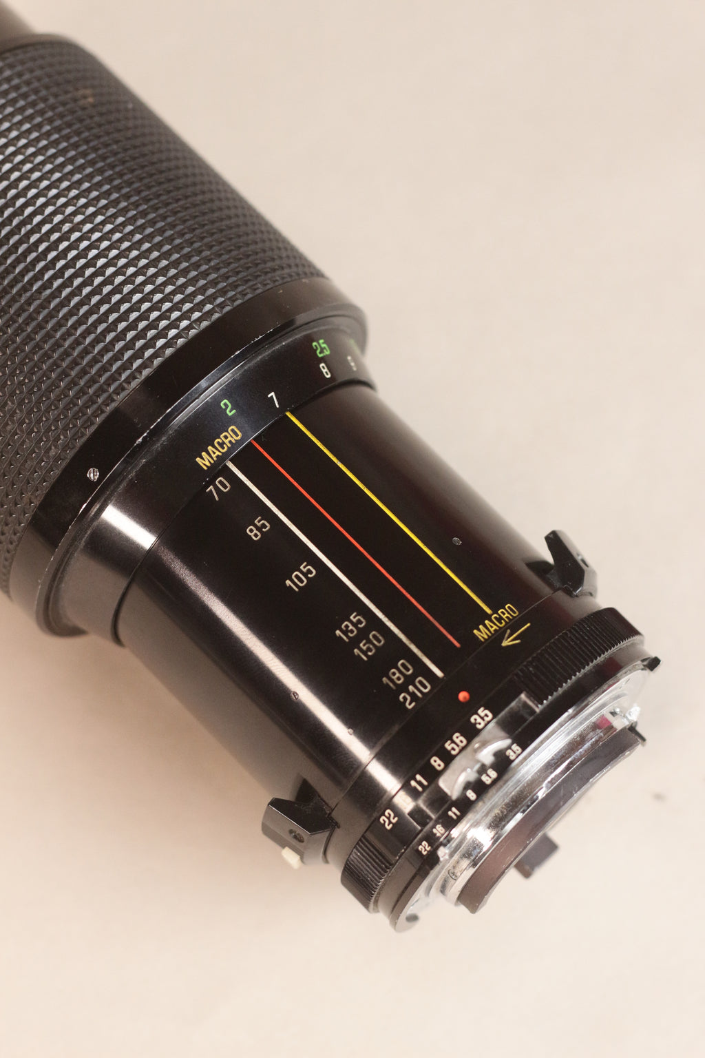 Vivitar Series 1 70-210mm f/3.5 Macro Auto Zoom - VMC