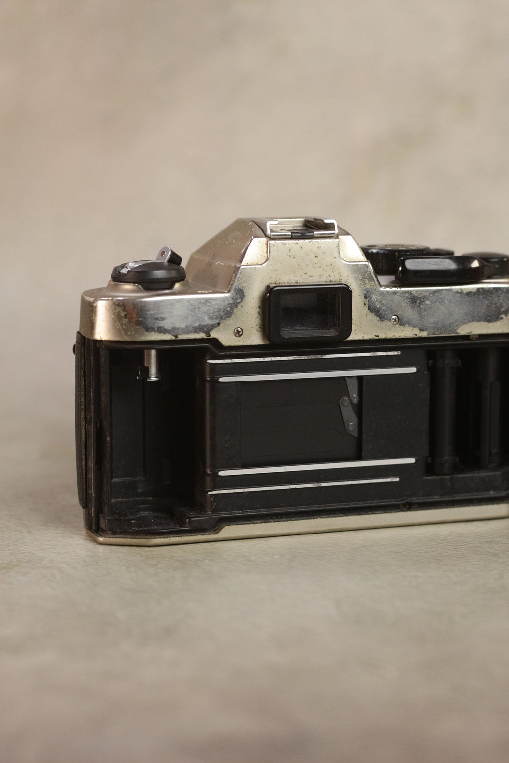 Nikon FM10 + Zoom-Nikkor 35-70mm