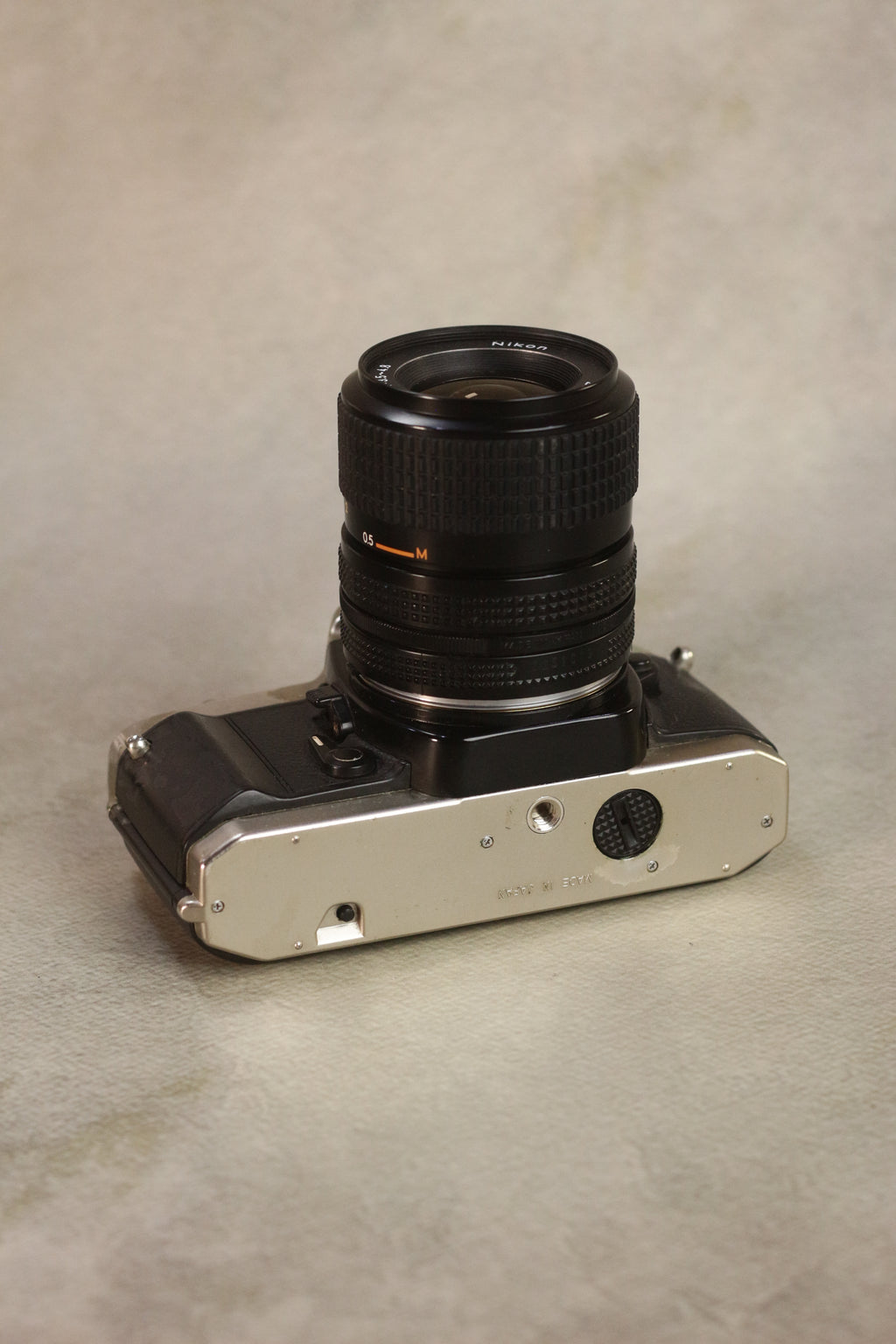 Nikon FM10 + Zoom-Nikkor 35-70mm