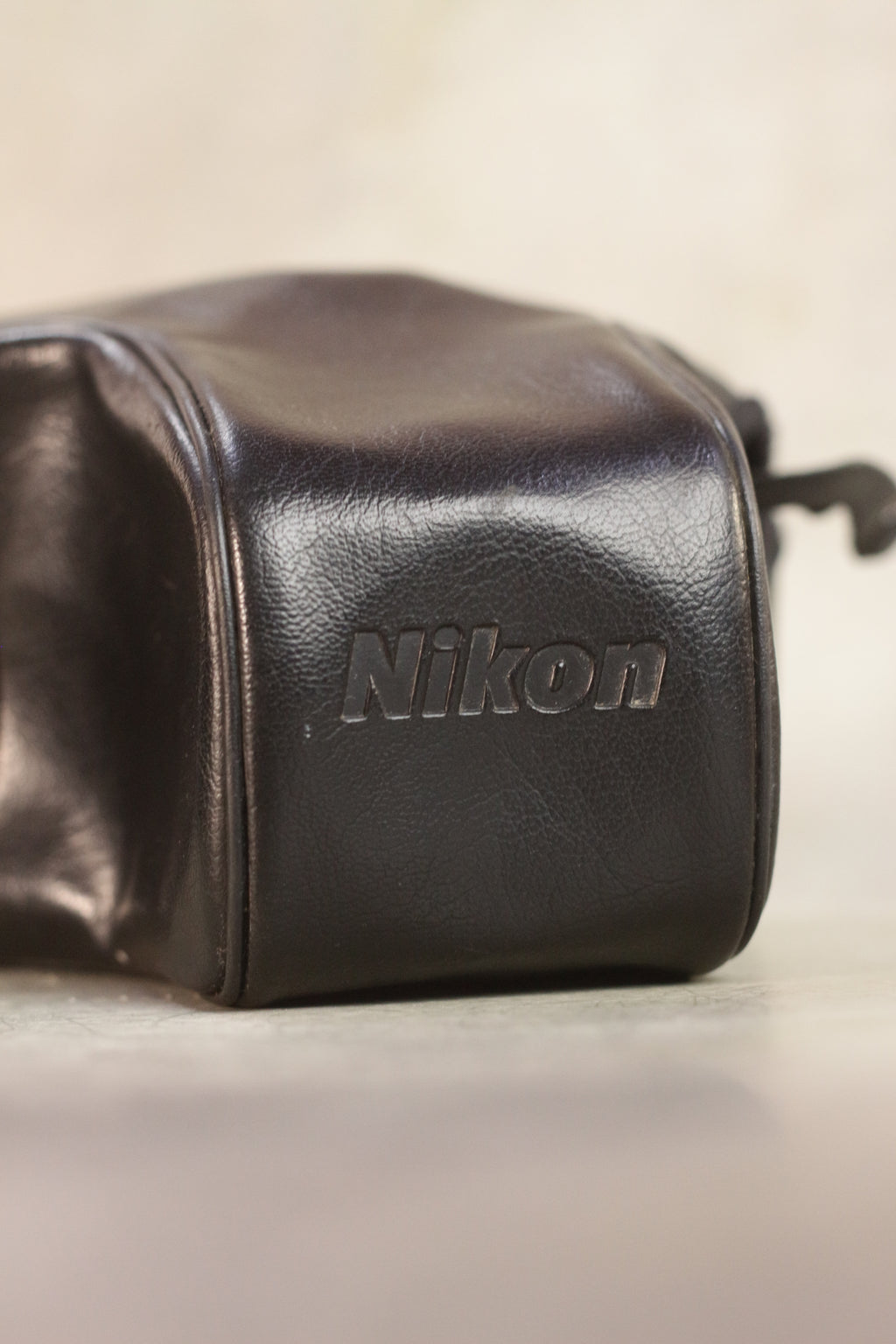 Nikon FM10 + Zoom-Nikkor 35-70mm