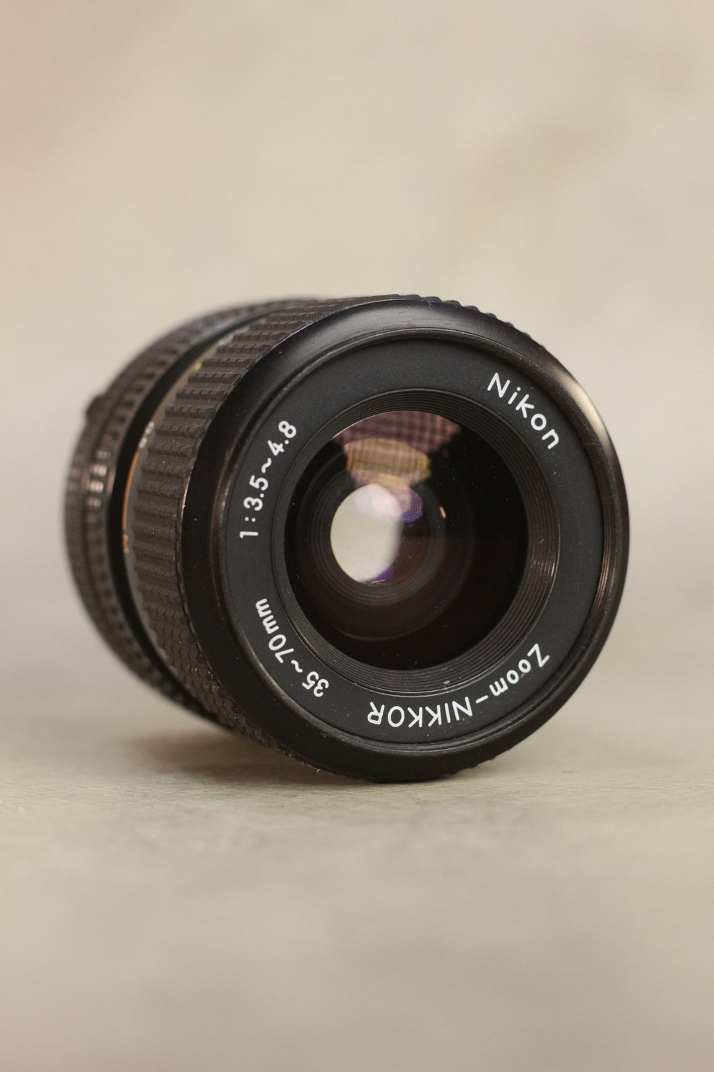 Nikon FM10 + Zoom-Nikkor 35-70mm