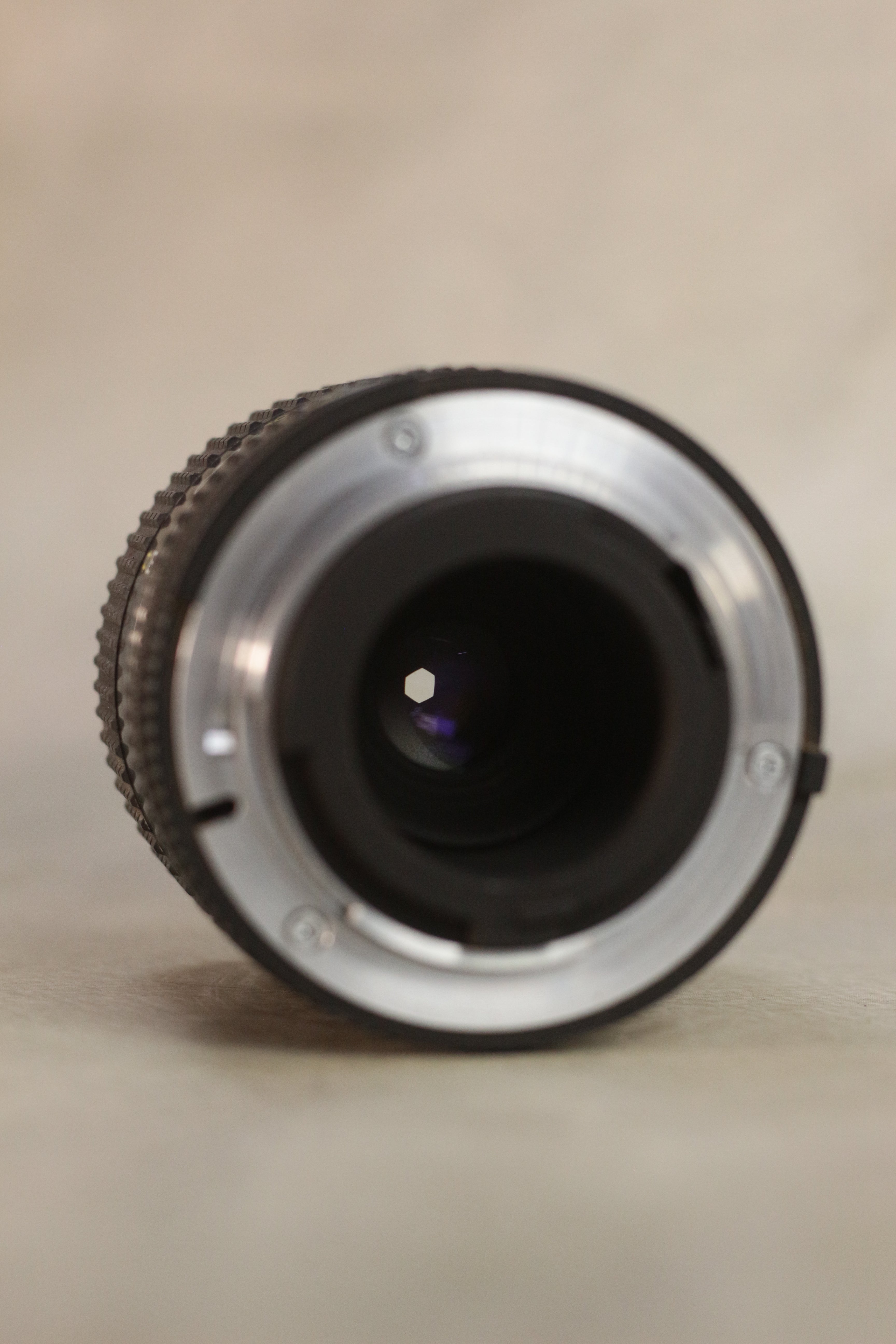 Nikon FM10 + Zoom-Nikkor 35-70mm