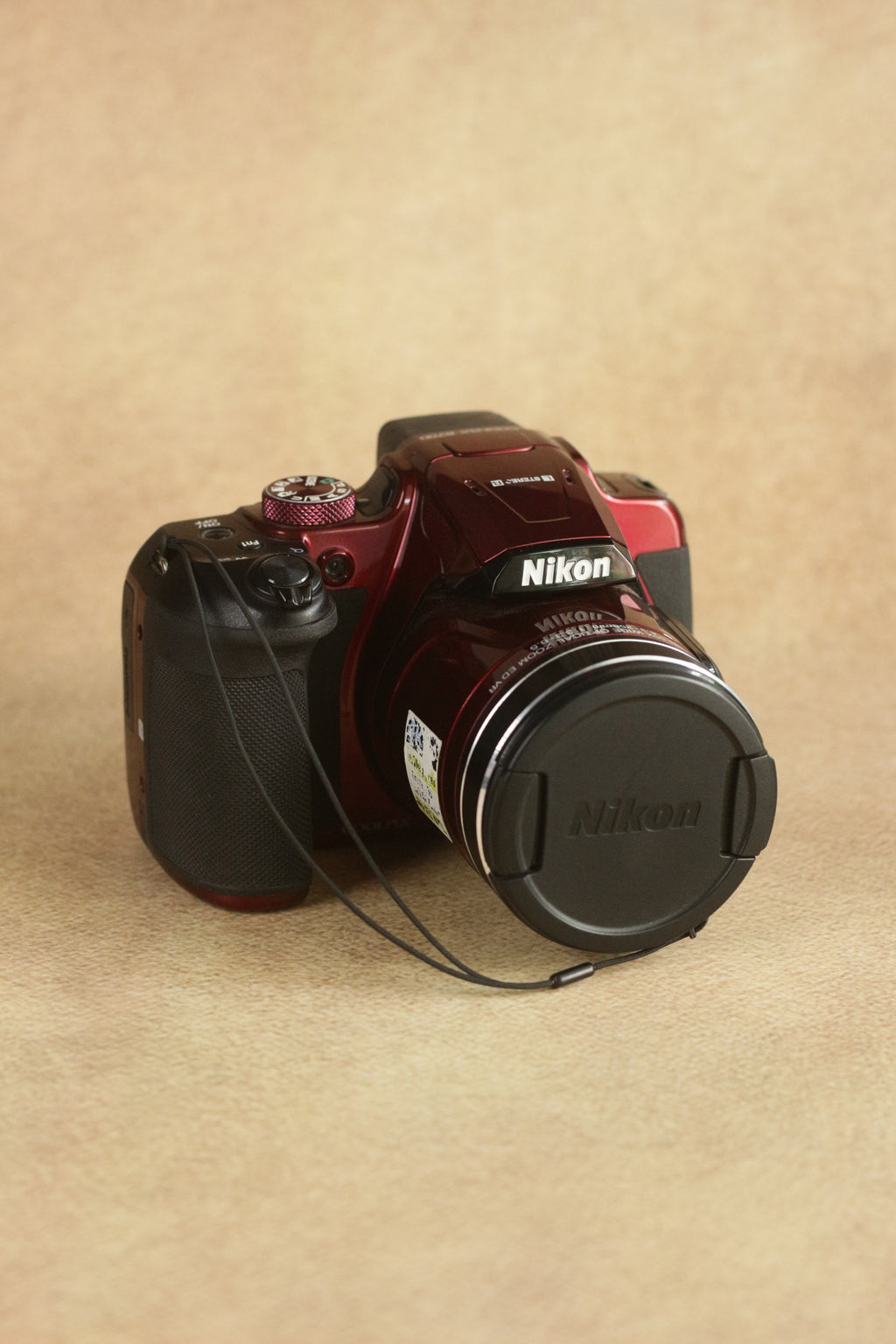 Nikon Coolpix B700 Royal Red