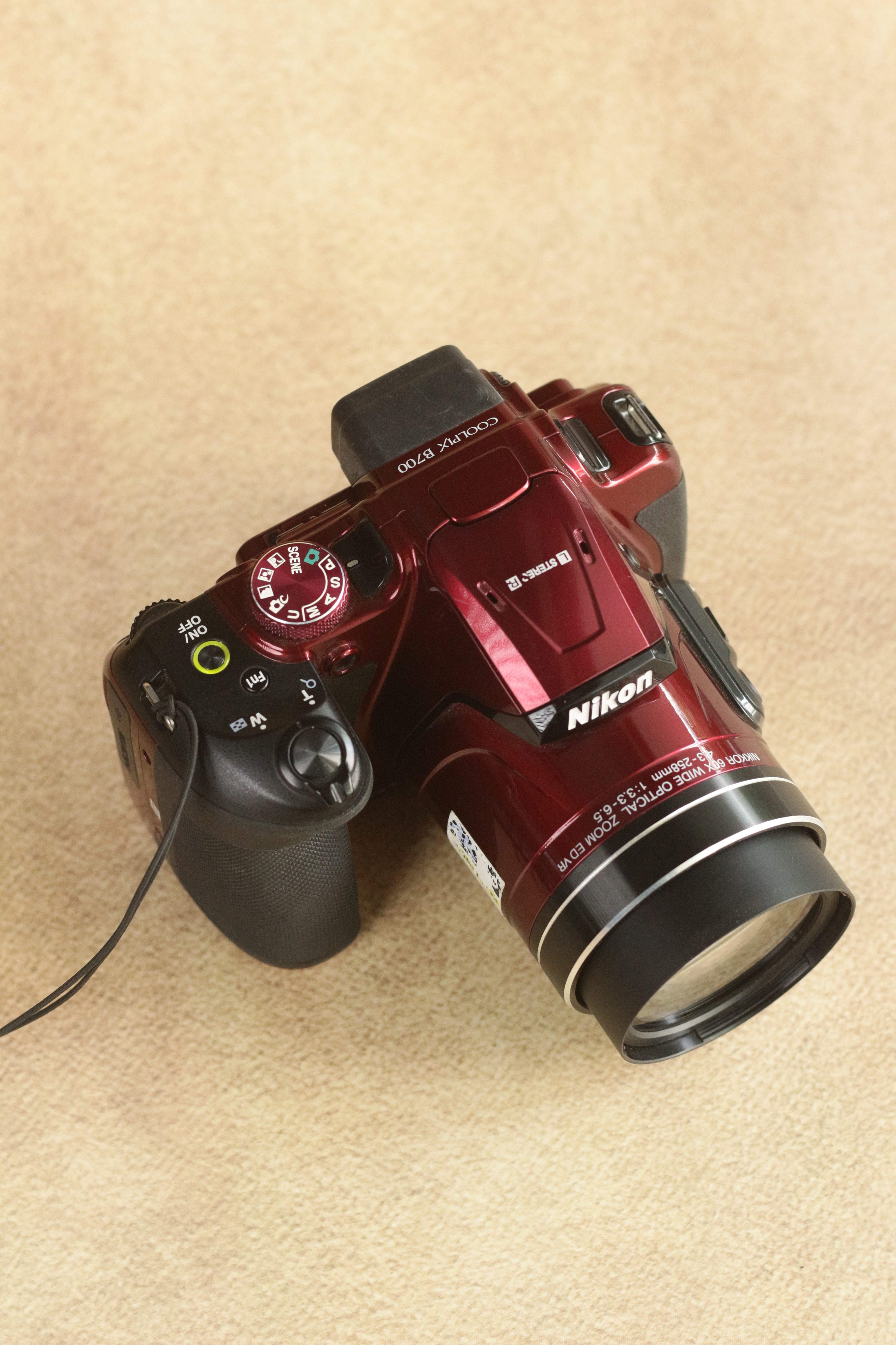 Nikon Coolpix B700 Royal Red