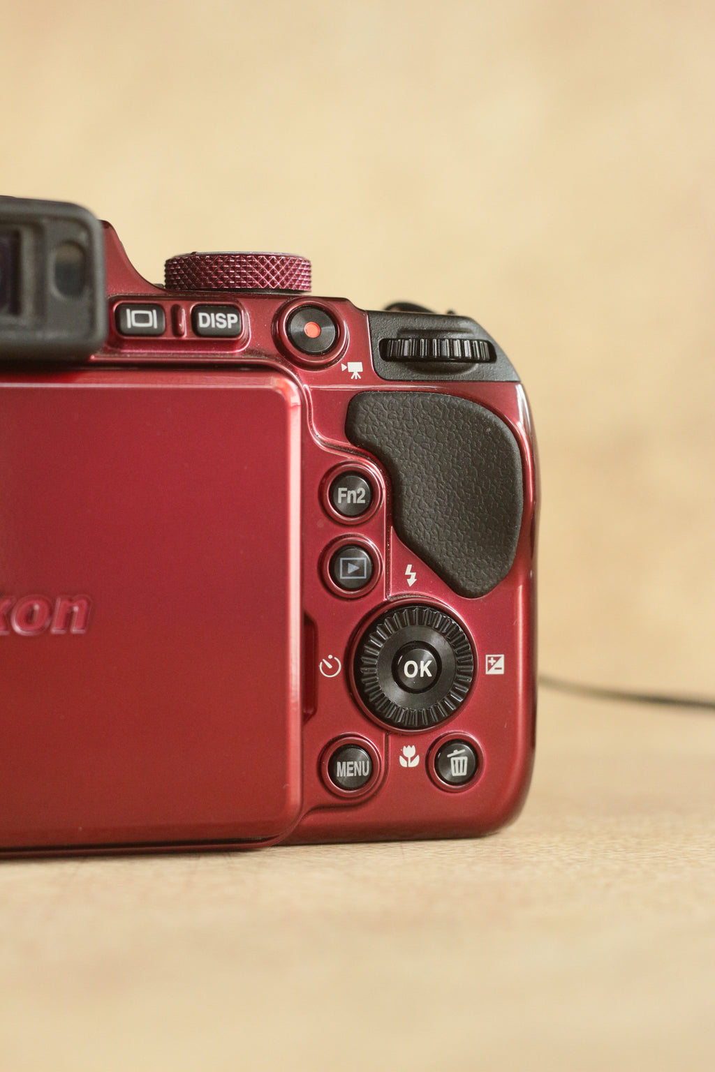 Nikon Coolpix B700 Royal Red