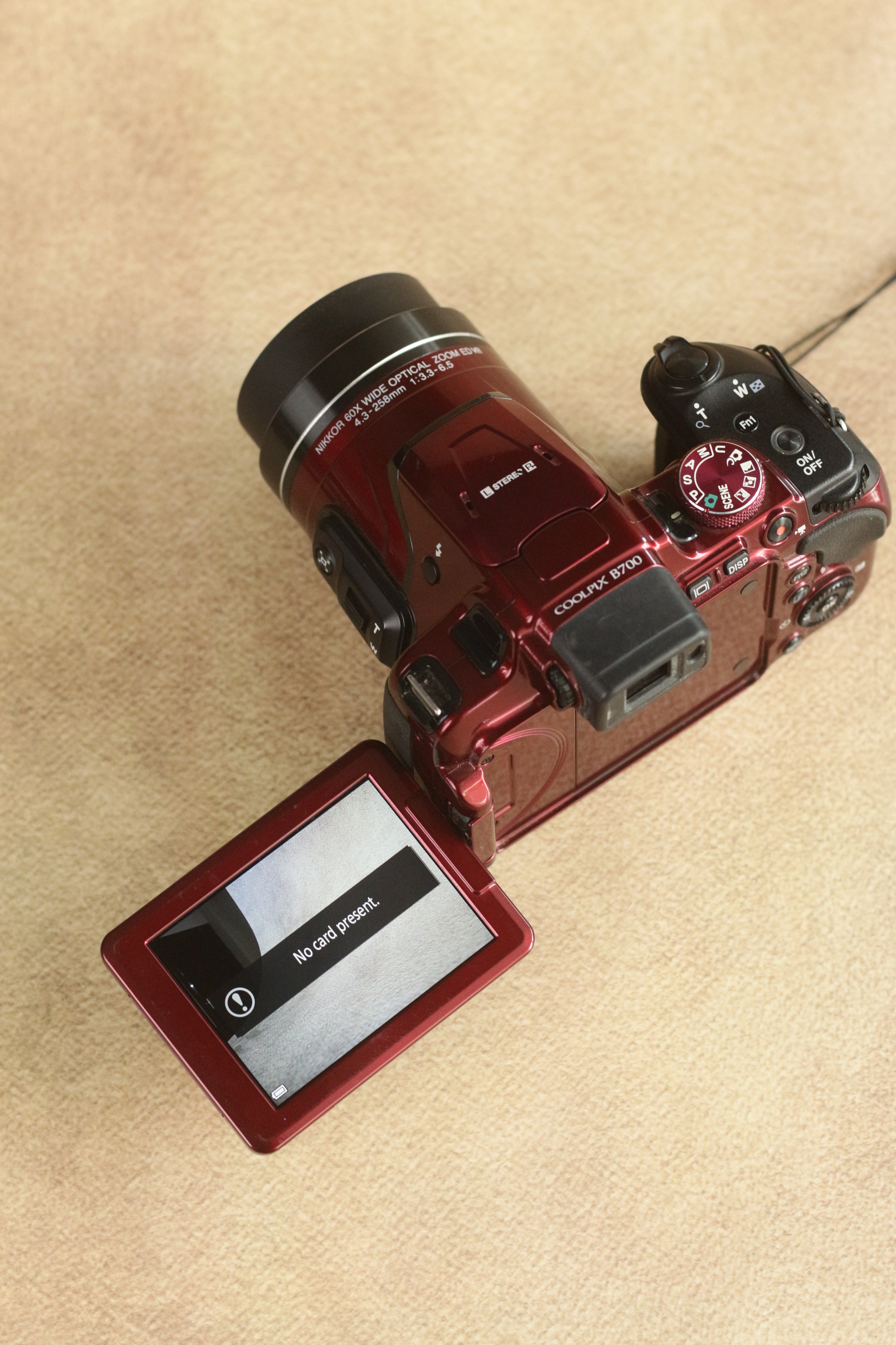 Nikon Coolpix B700 Royal Red