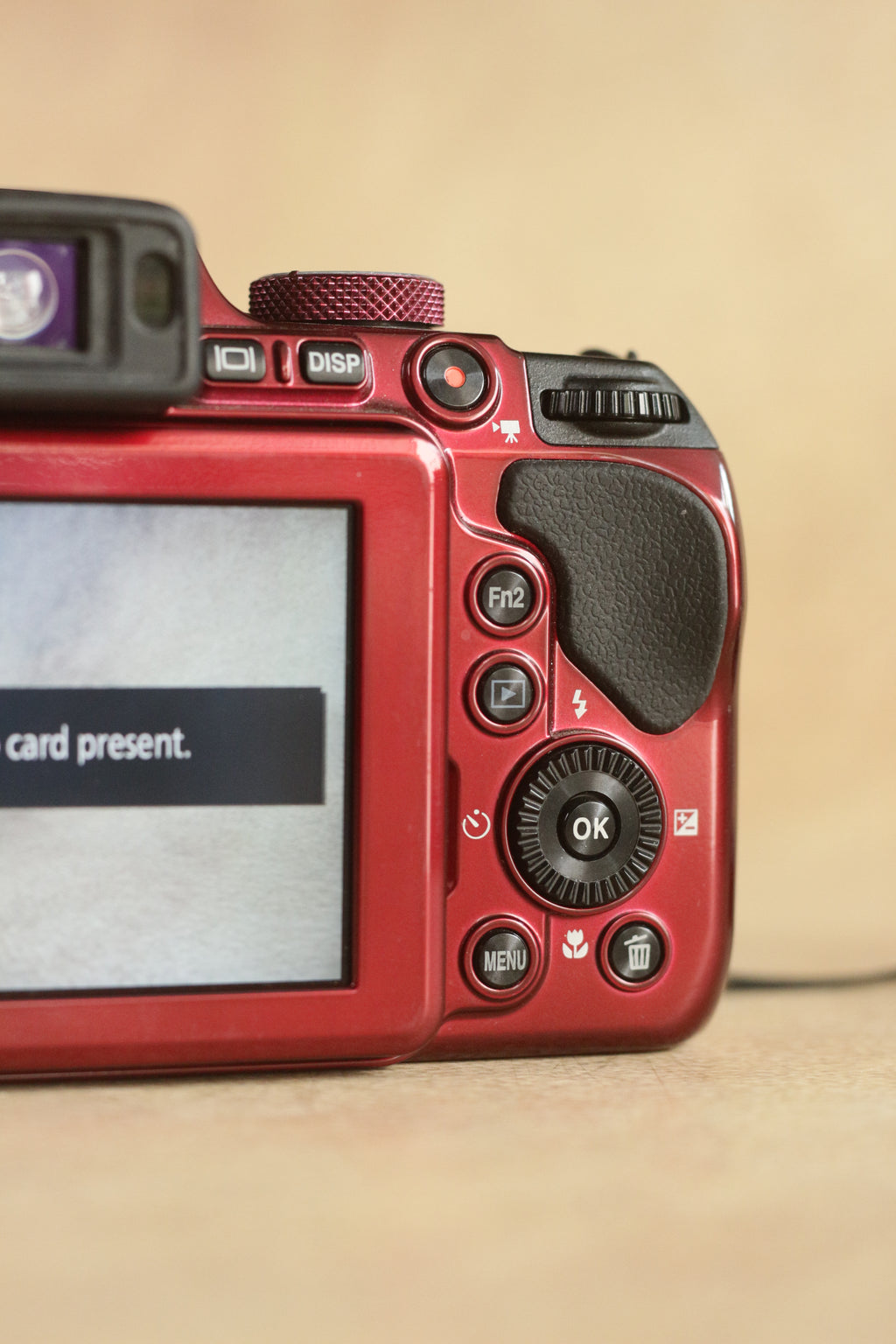 Nikon Coolpix B700 Royal Red