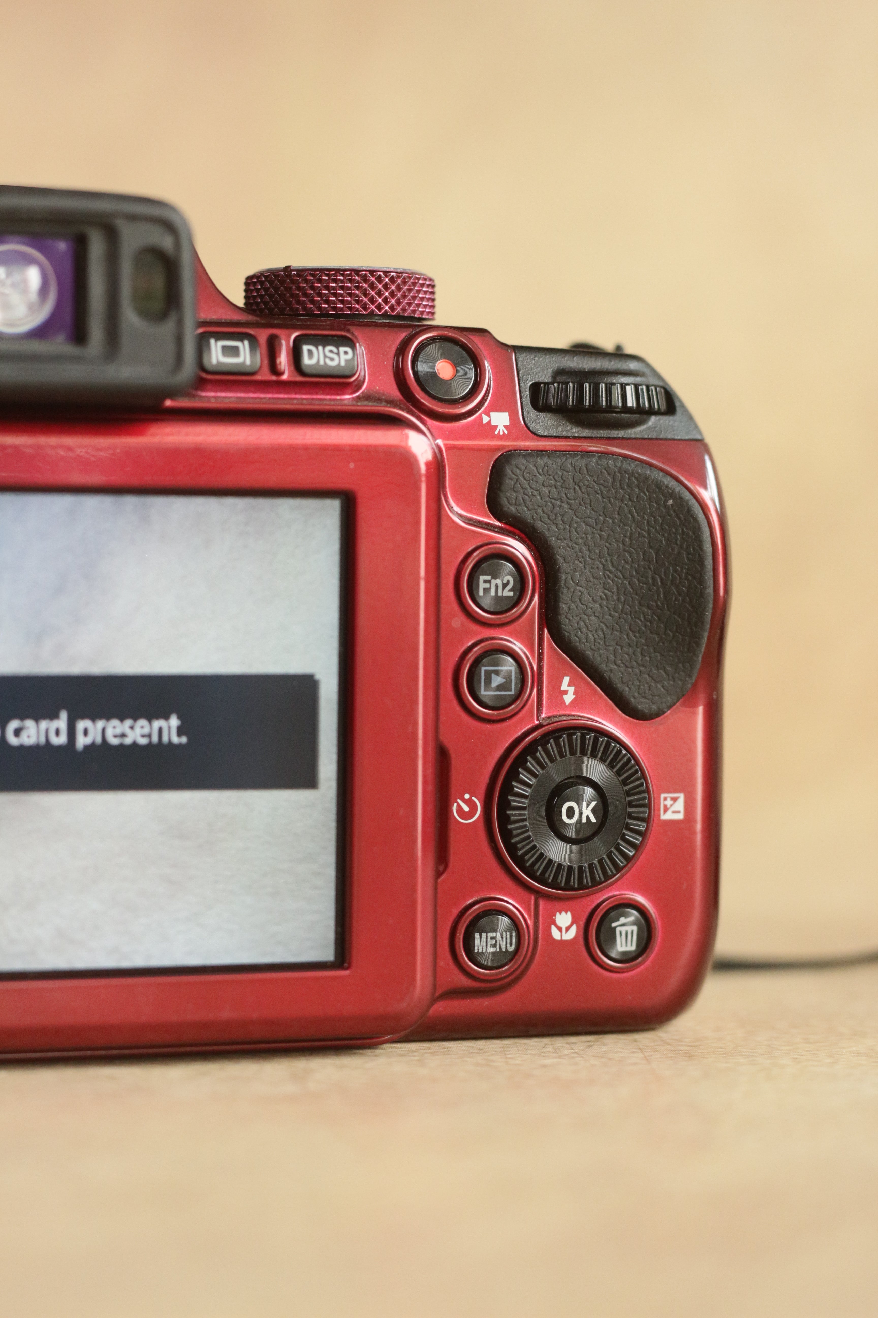 Nikon Coolpix B700 Royal Red