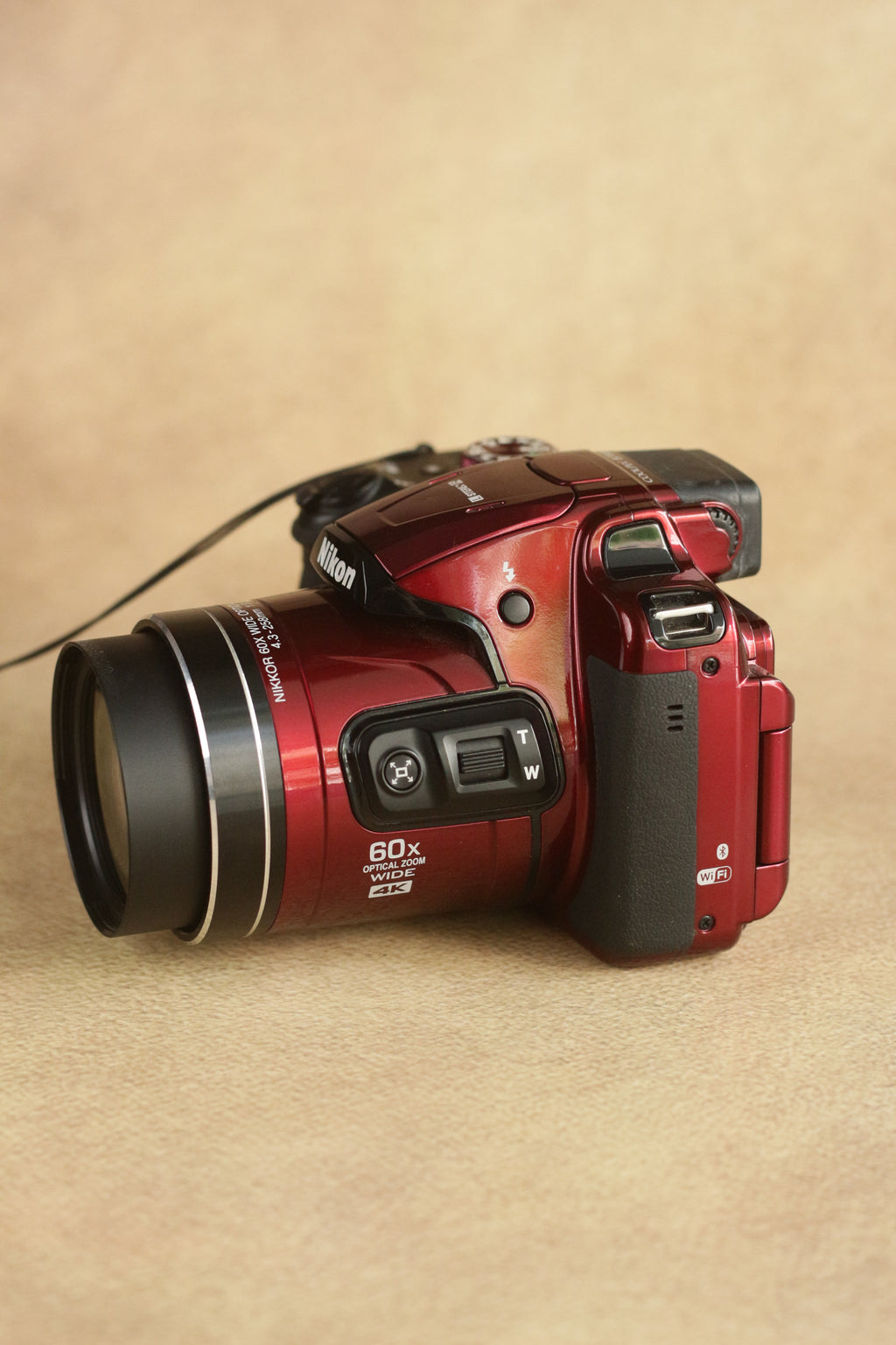 Nikon Coolpix B700 Royal Red