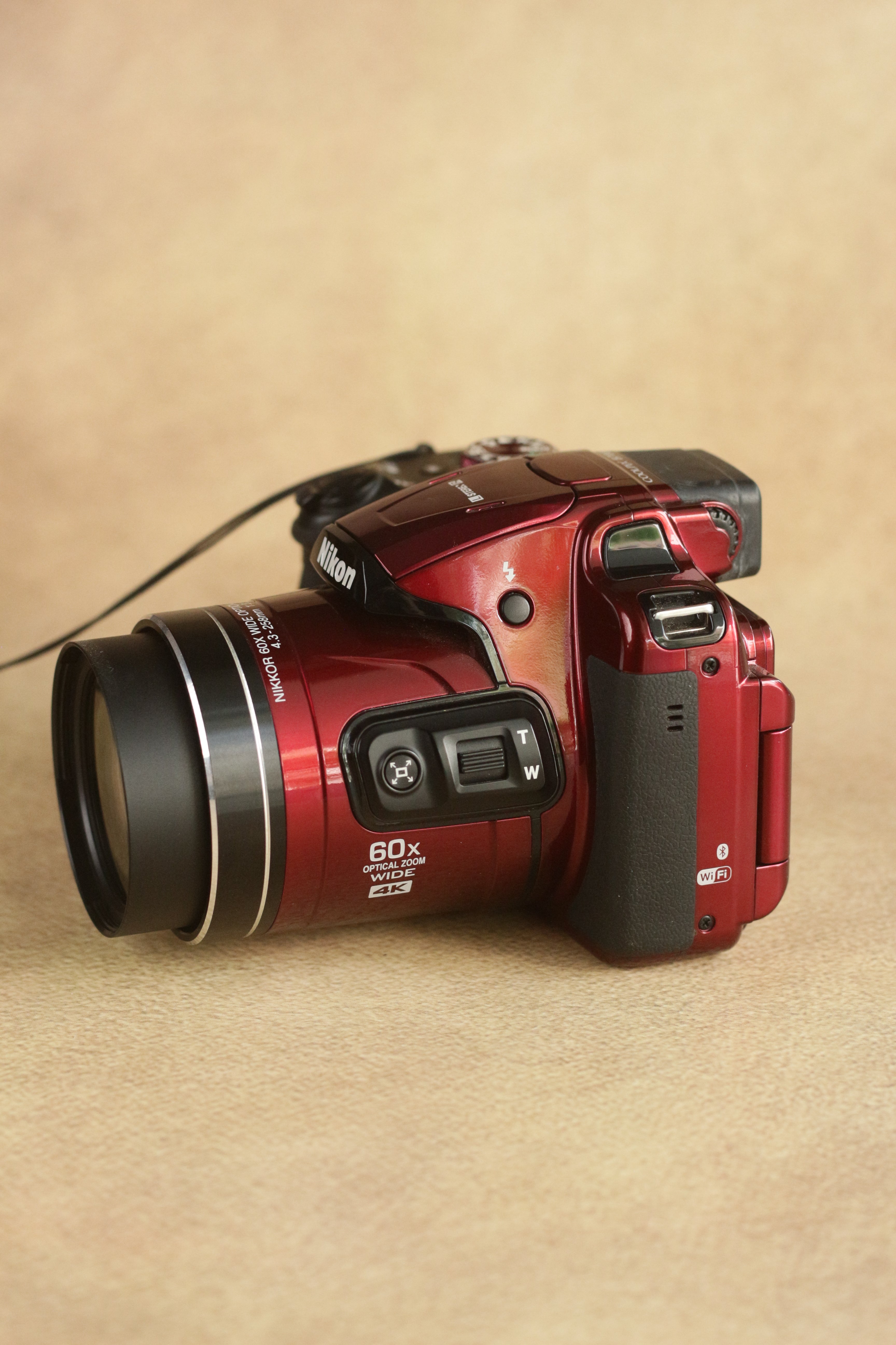 Nikon Coolpix B700 Royal Red