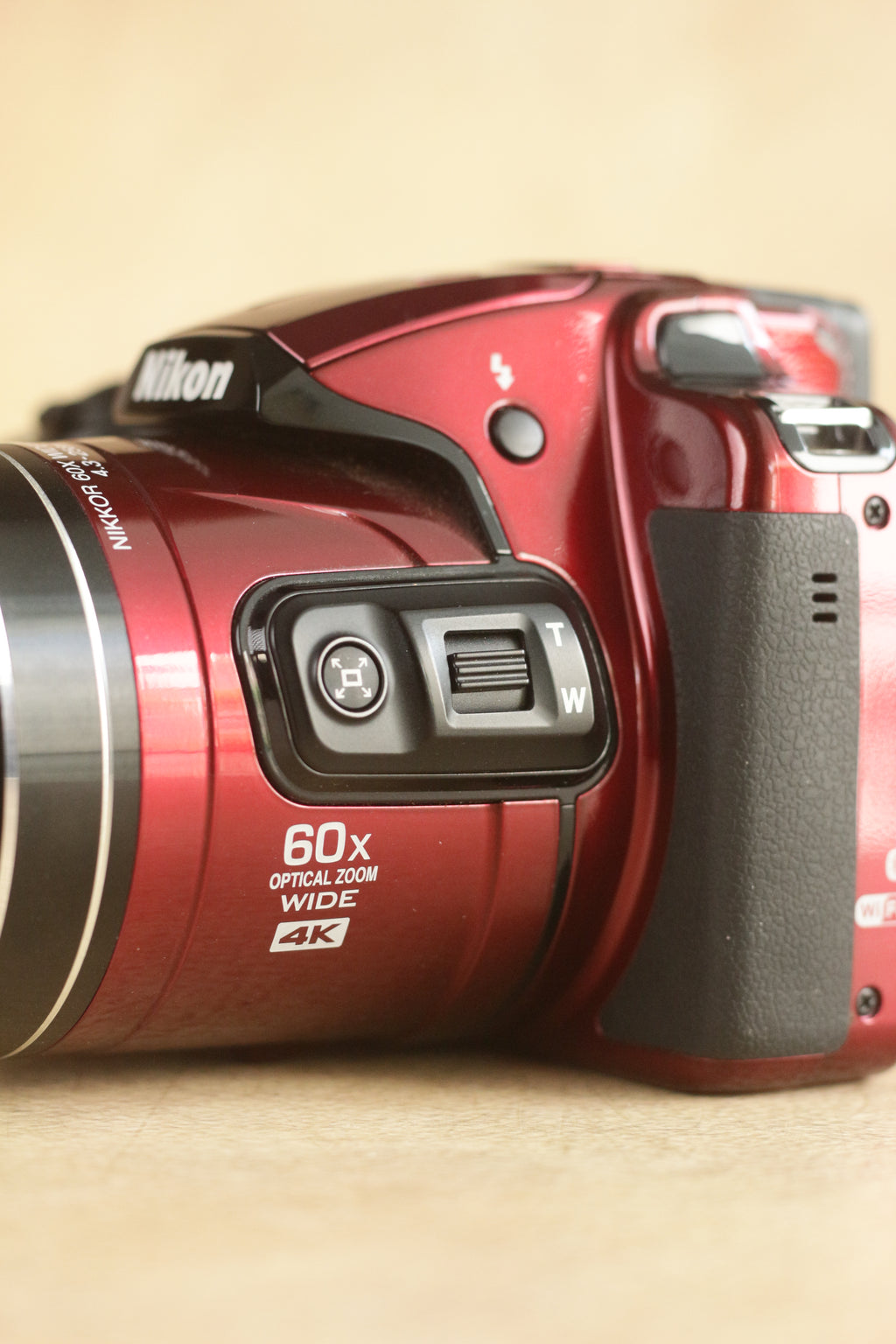 Nikon Coolpix B700 Royal Red