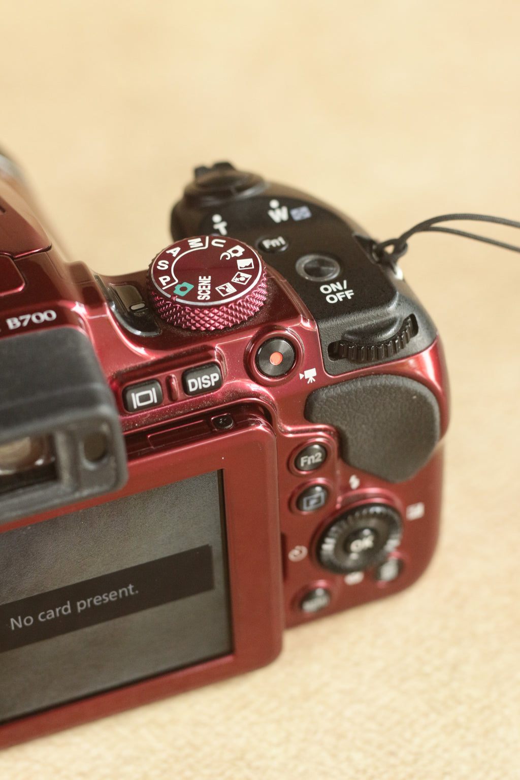 Nikon Coolpix B700 Royal Red