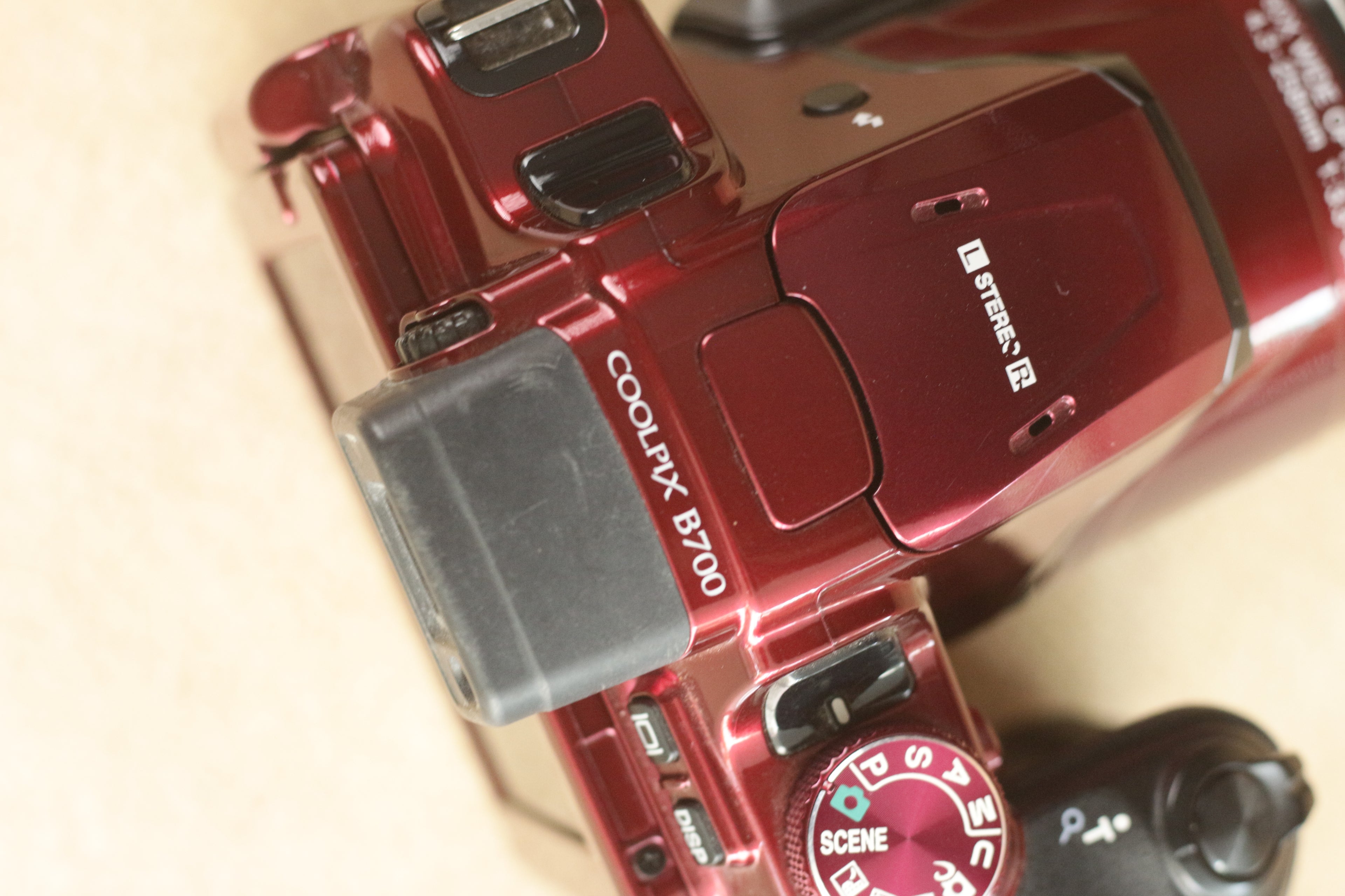 Nikon Coolpix B700 Royal Red
