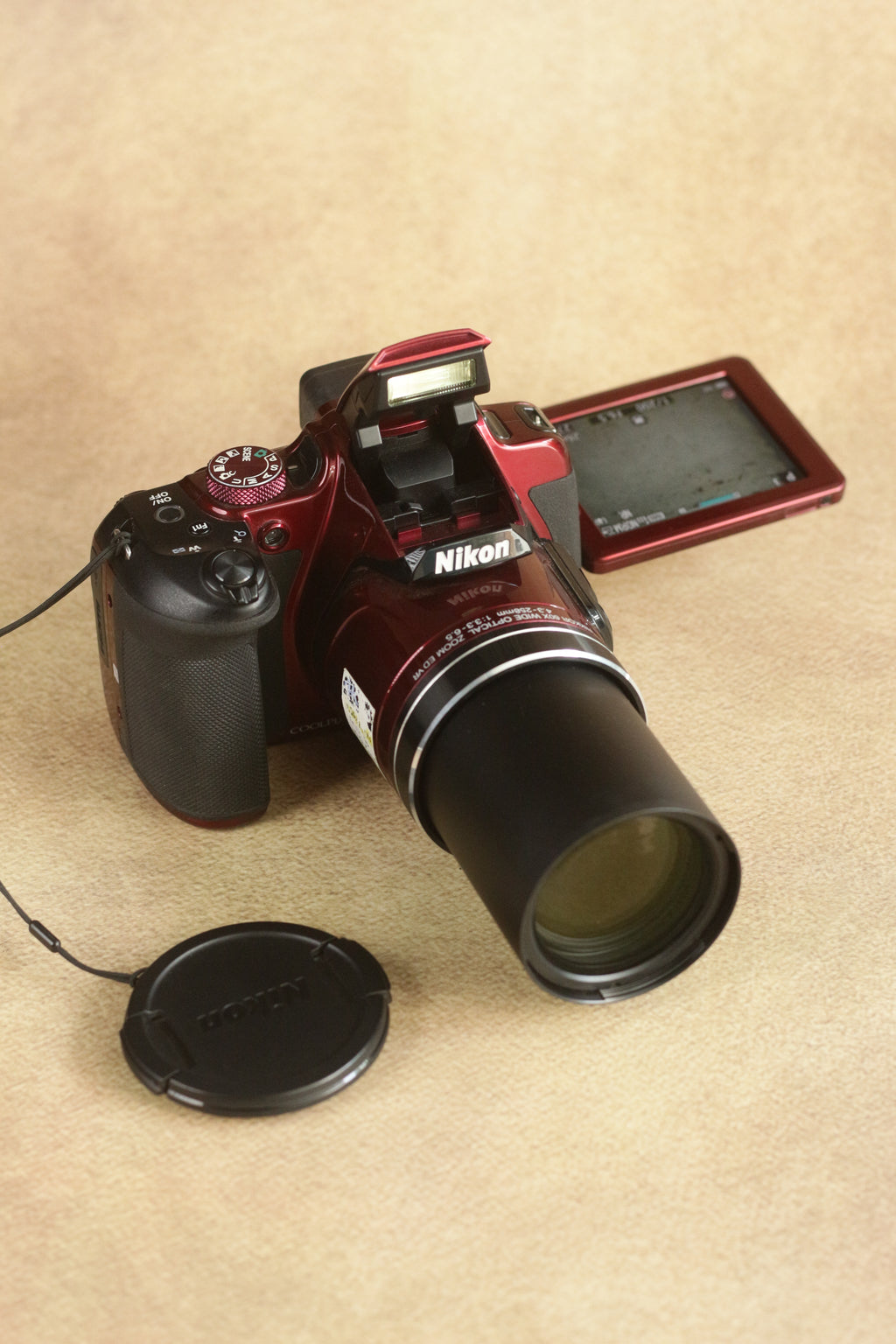 Nikon Coolpix B700 Royal Red
