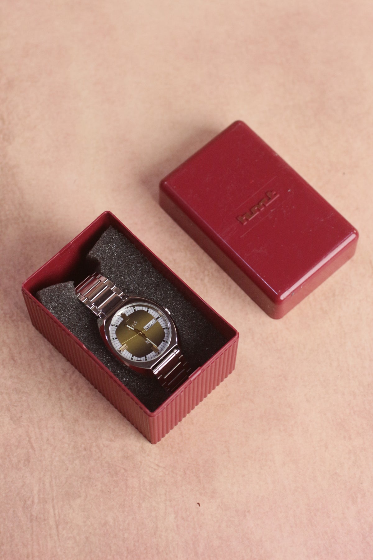 HMT Vijay Quartz - Gold Dial