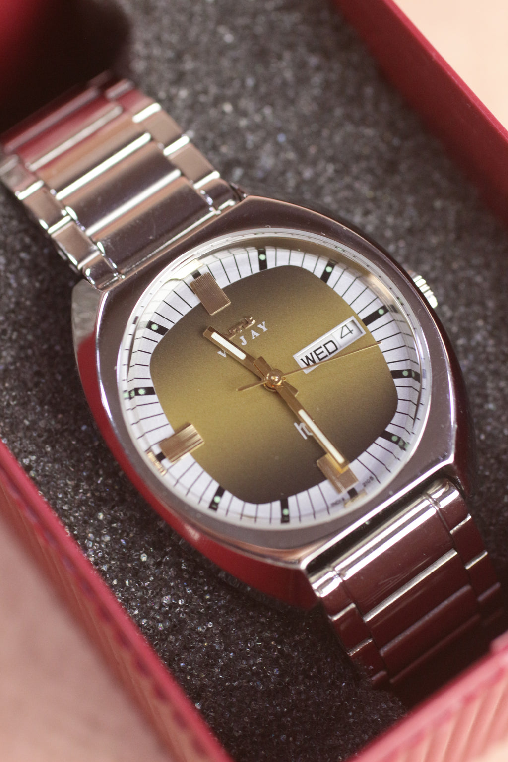 HMT Vijay Quartz - Gold Dial