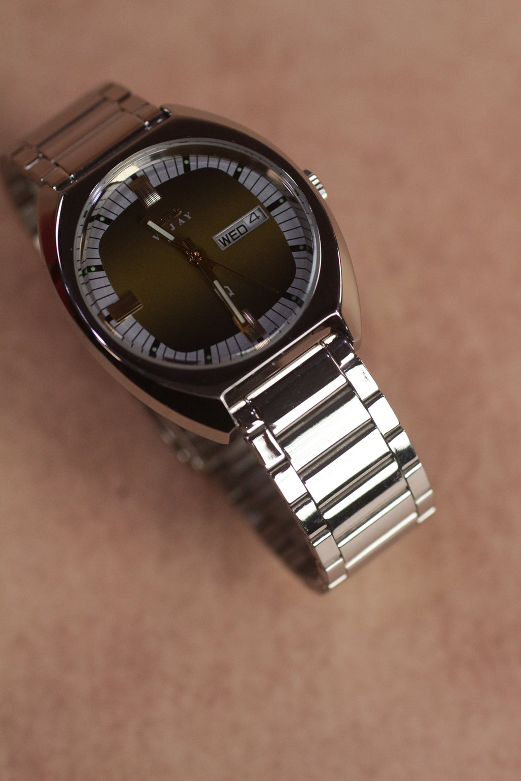 HMT Vijay Quartz - Gold Dial