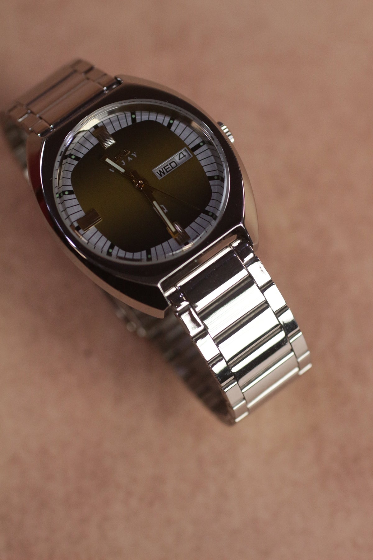 HMT Vijay Quartz - Gold Dial