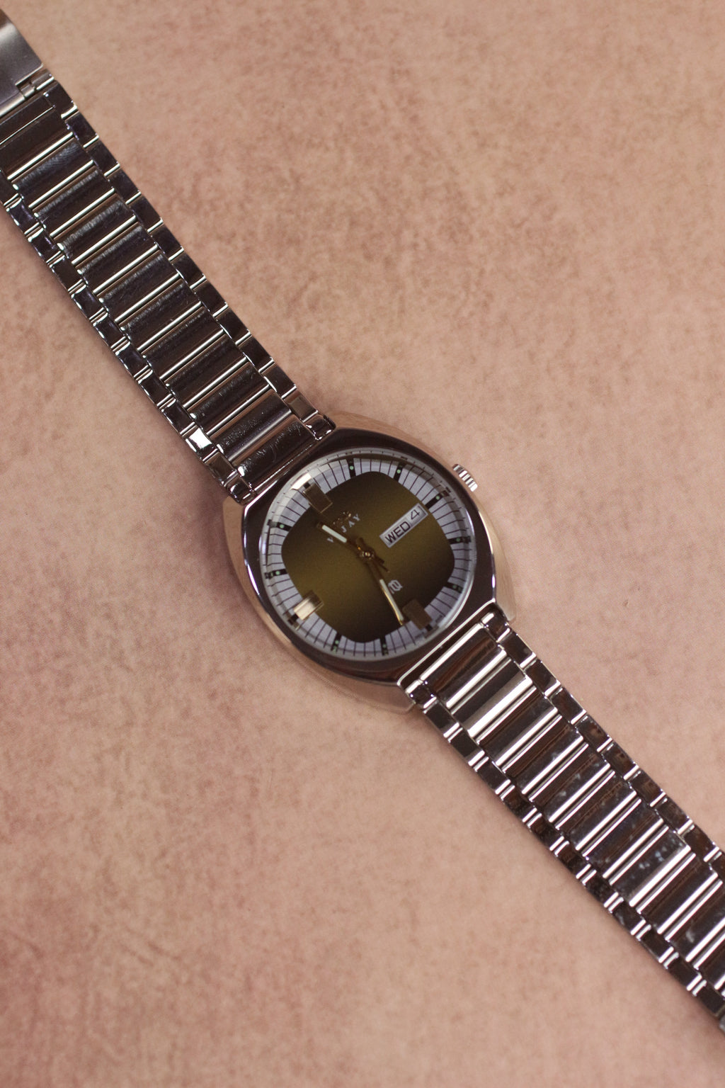 HMT Vijay Quartz - Gold Dial