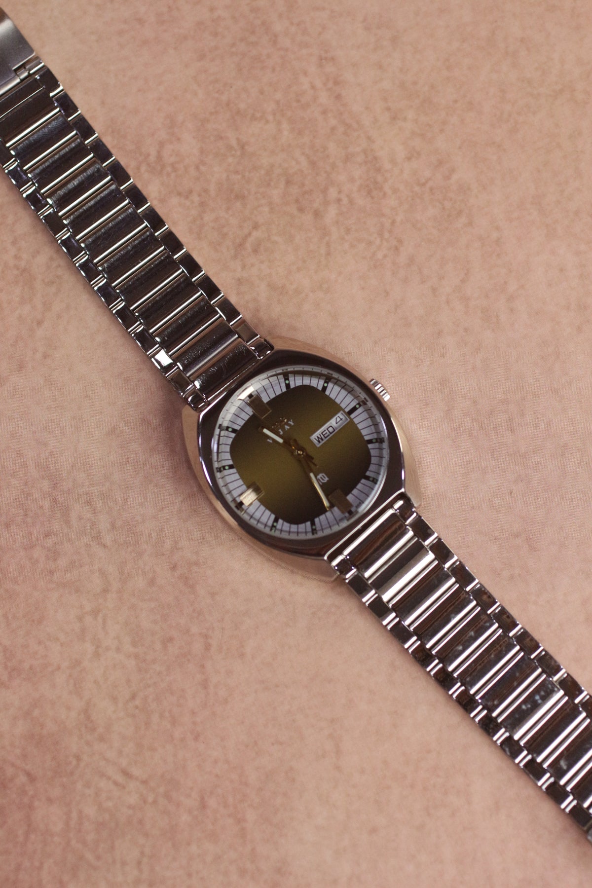 HMT Vijay Quartz - Gold Dial